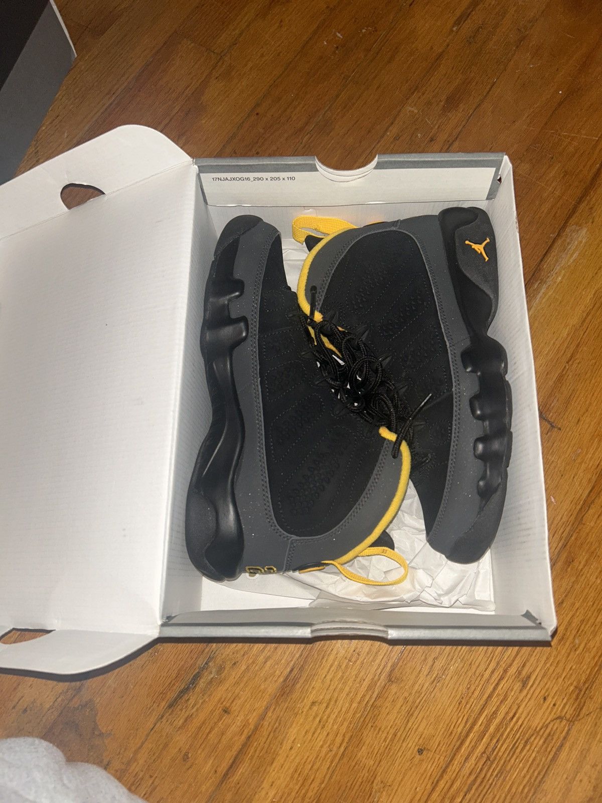 Jordan Brand University Gold 9 Retro (GS) Size US 4.5 / IT 34.5 - 7 Thumbnail