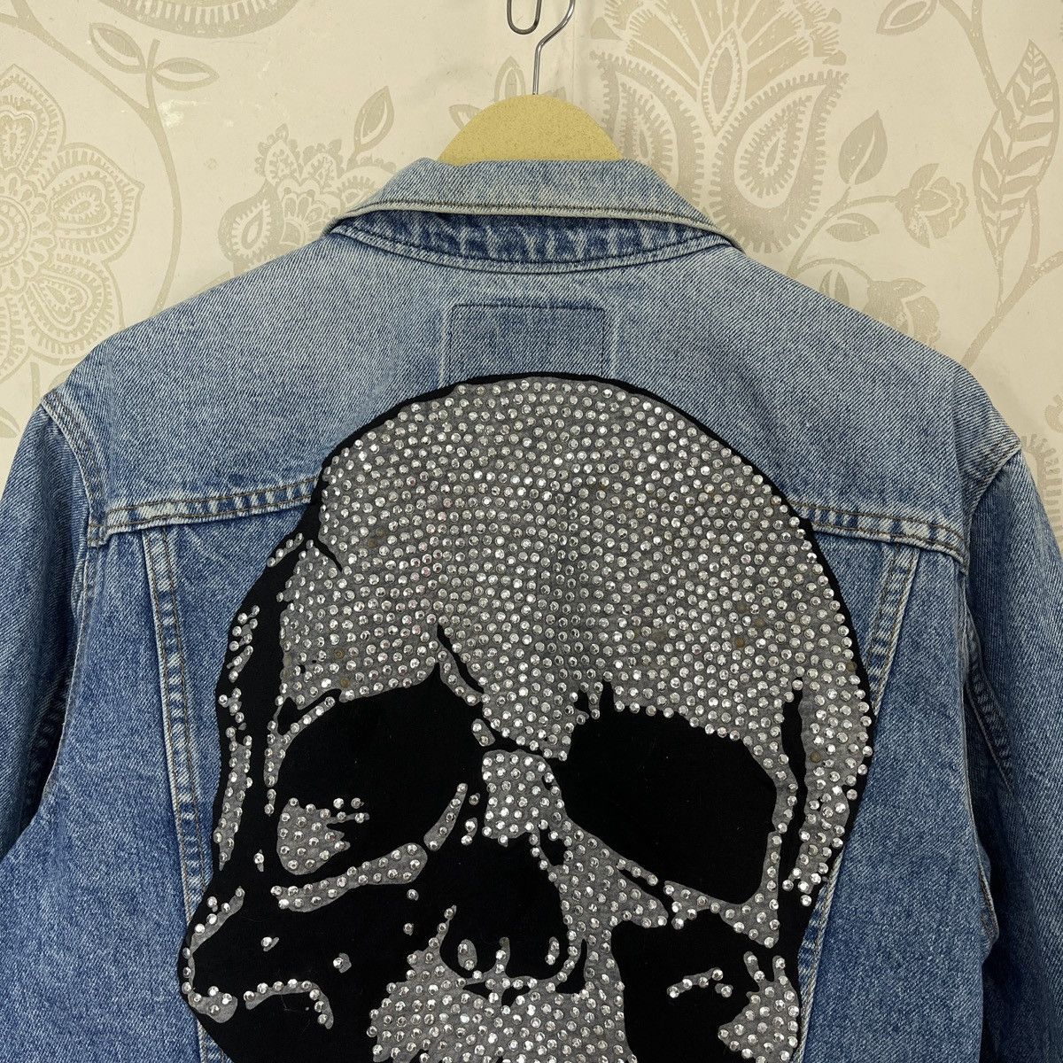LVC × Levi's Vintage Clothing × Vintage Vintage Levis Trucker Denim Jacket Distressed Skull Patches Size US M / EU 48-50 / 2 - 25 Thumbnail