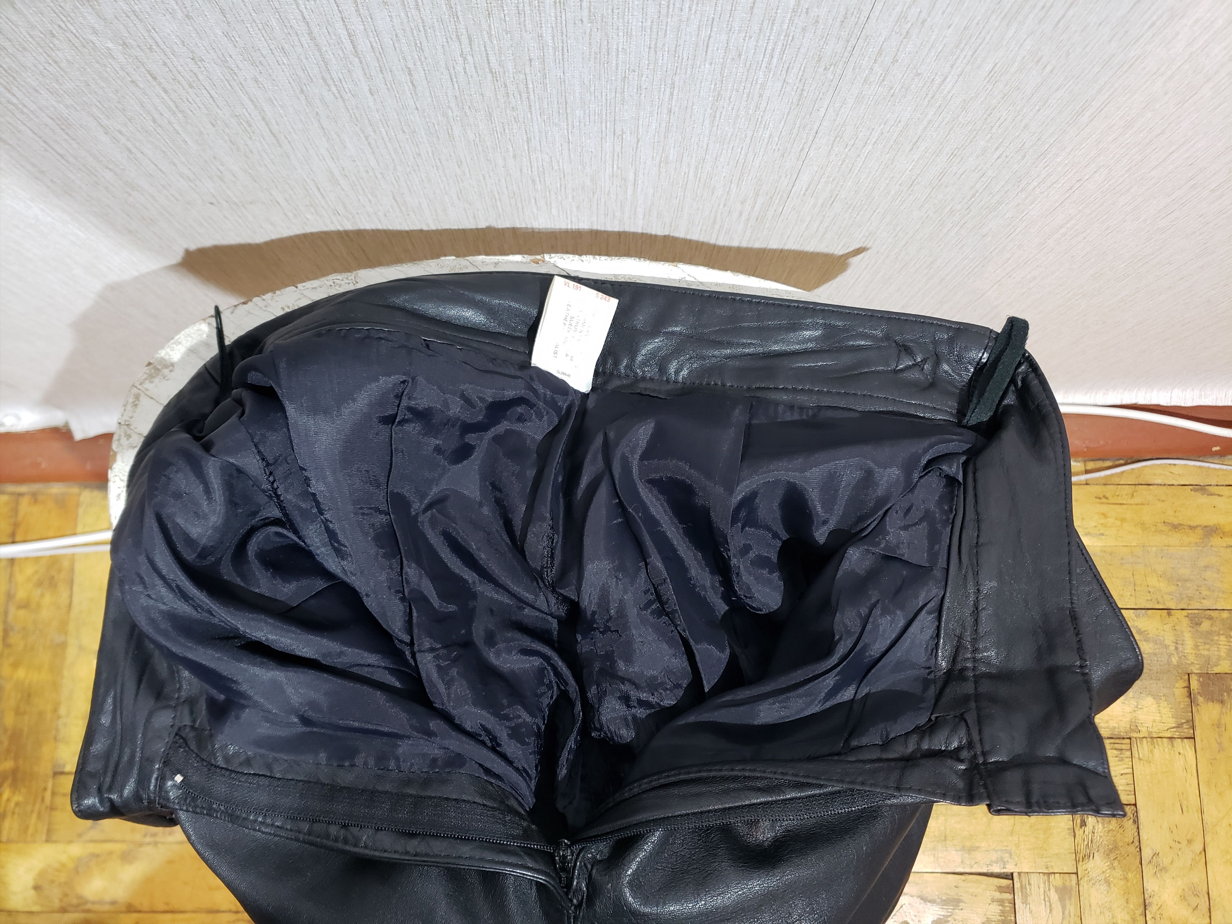 Leather Stylish women's black leather pants. Size 28" / US 6 / IT 42 - 10 Thumbnail