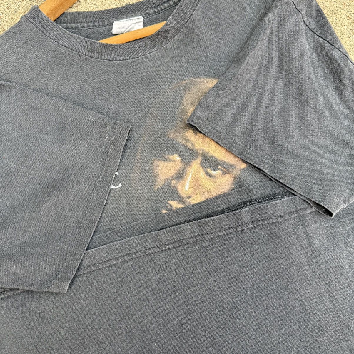 Rap Tees × Vintage RARE Vintage 90s 2Pac Memorial Bootleg Rap Tee Size US XL / EU 56 / 4 - 3 Thumbnail