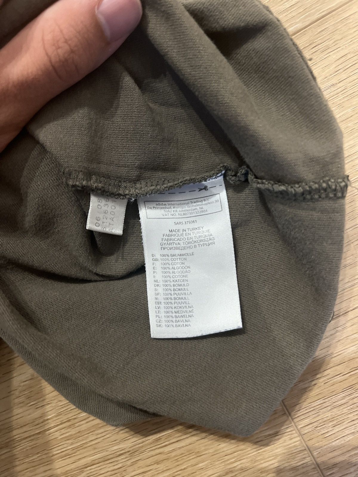 Adidas Rare Adidas Originals Hand-Made T-Shirt Size US M / EU 48-50 / 2 - 5 Thumbnail