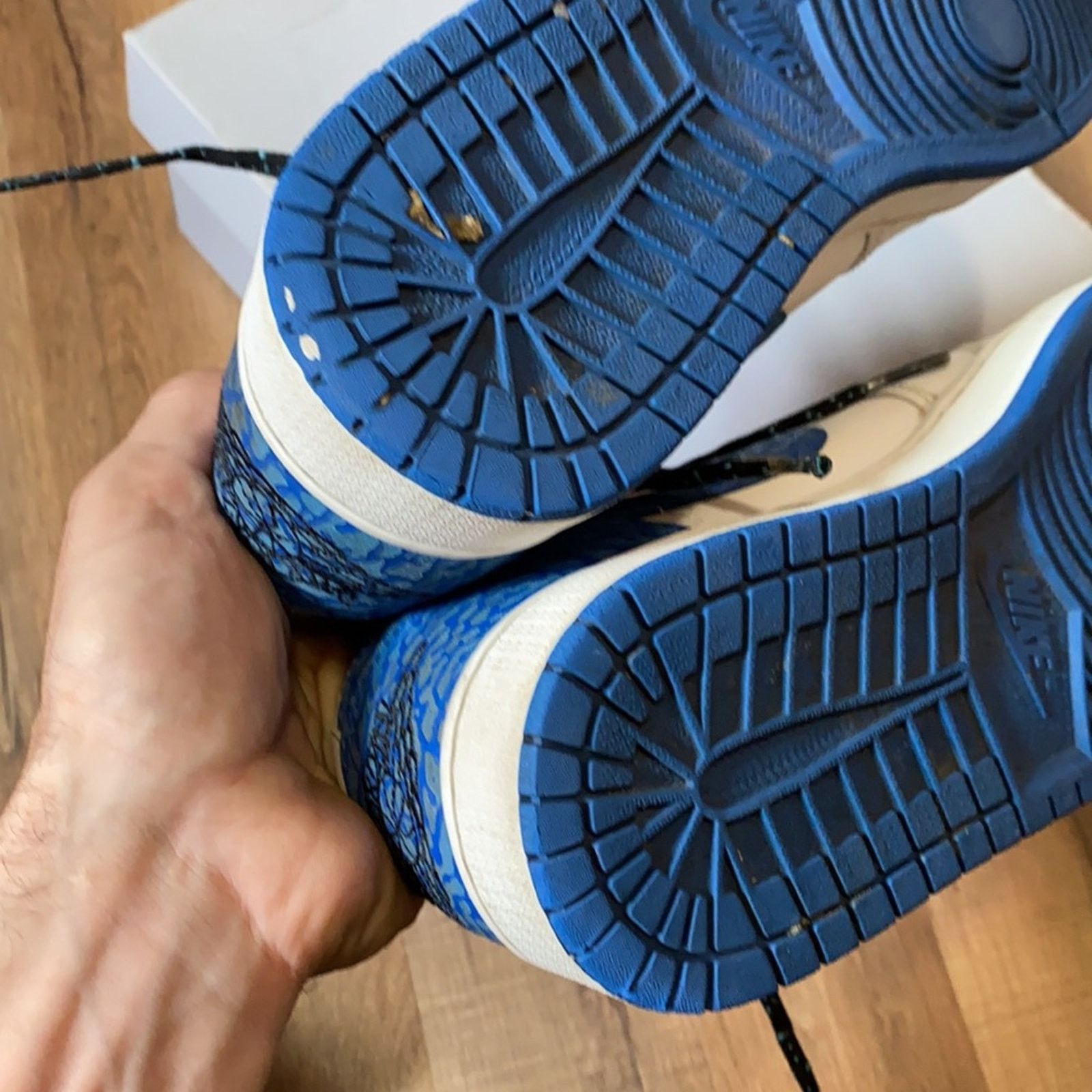 Jordan Brand 2014 Jordan 1 retro low white sport blue elephant print Size US 9.5 / EU 42-43 - 9 Thumbnail