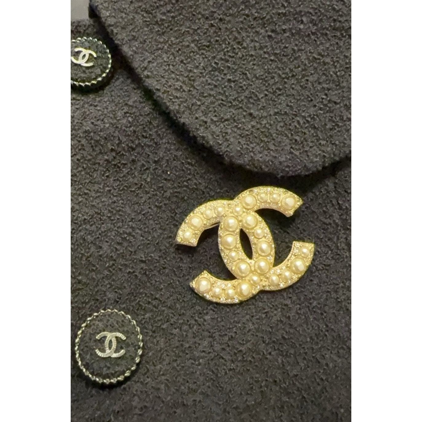 Chanel Chanel Gold-Tone CC Logo Brooch With Faux Pearls & Crystals Size ONE SIZE - 3 Thumbnail
