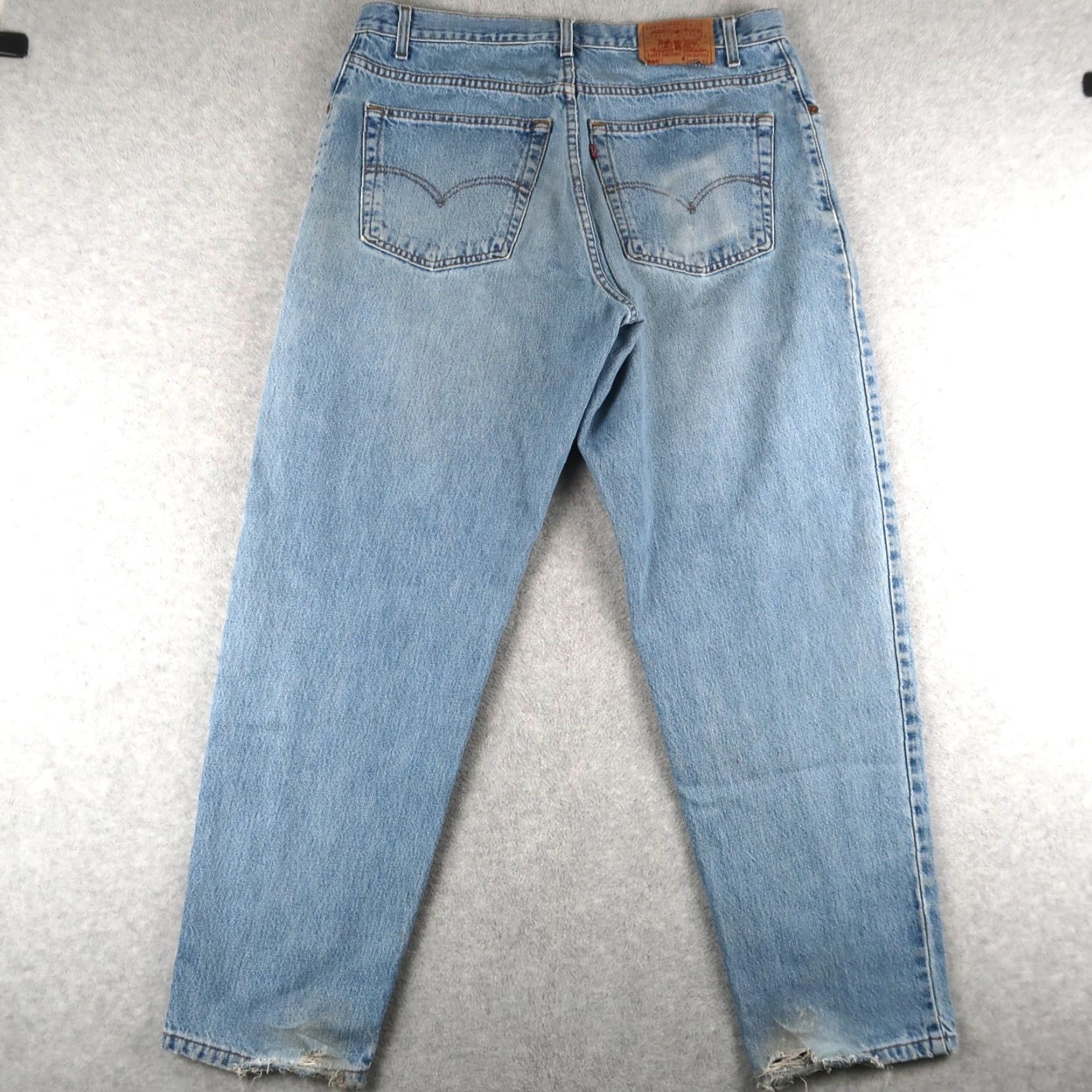 Levi's VINTAGE Levis 560 36x32 (36x30.75) Red Tab Tapered Leg Denim Jeans Canada 90s Size US 36 / EU 52 - 2 Thumbnail