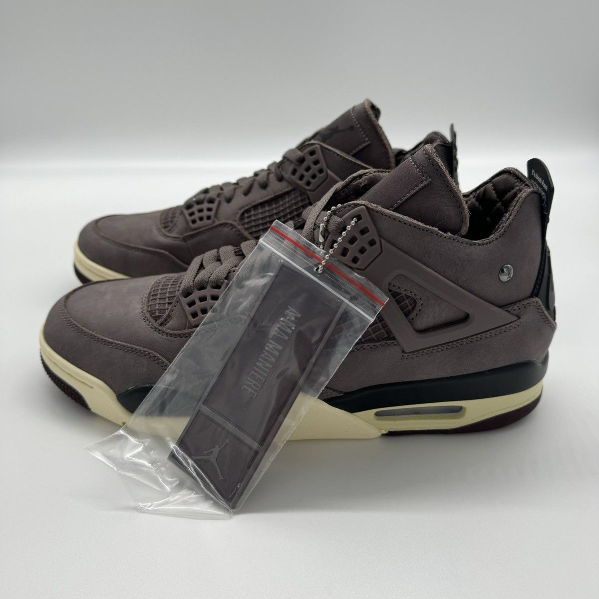 Nike Jordan 4 Retro A Ma Maniére Violet Ore Size US 10.5 / EU 43-44 - 1 Thumbnail