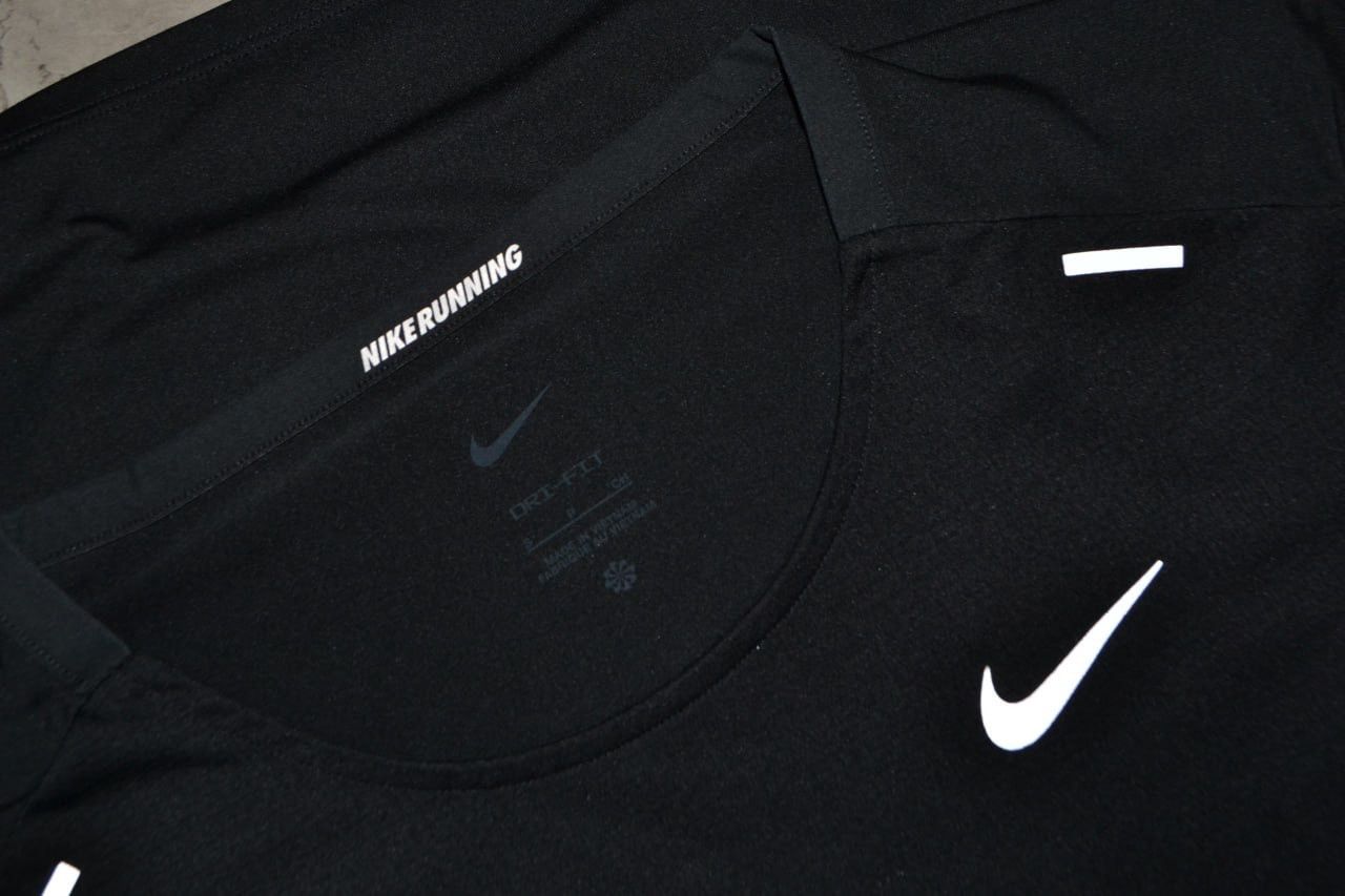 Nike Nike Running T-shirt Black CZ9184-013 Size S Size US S / EU 44-46 / 1 - 5 Thumbnail