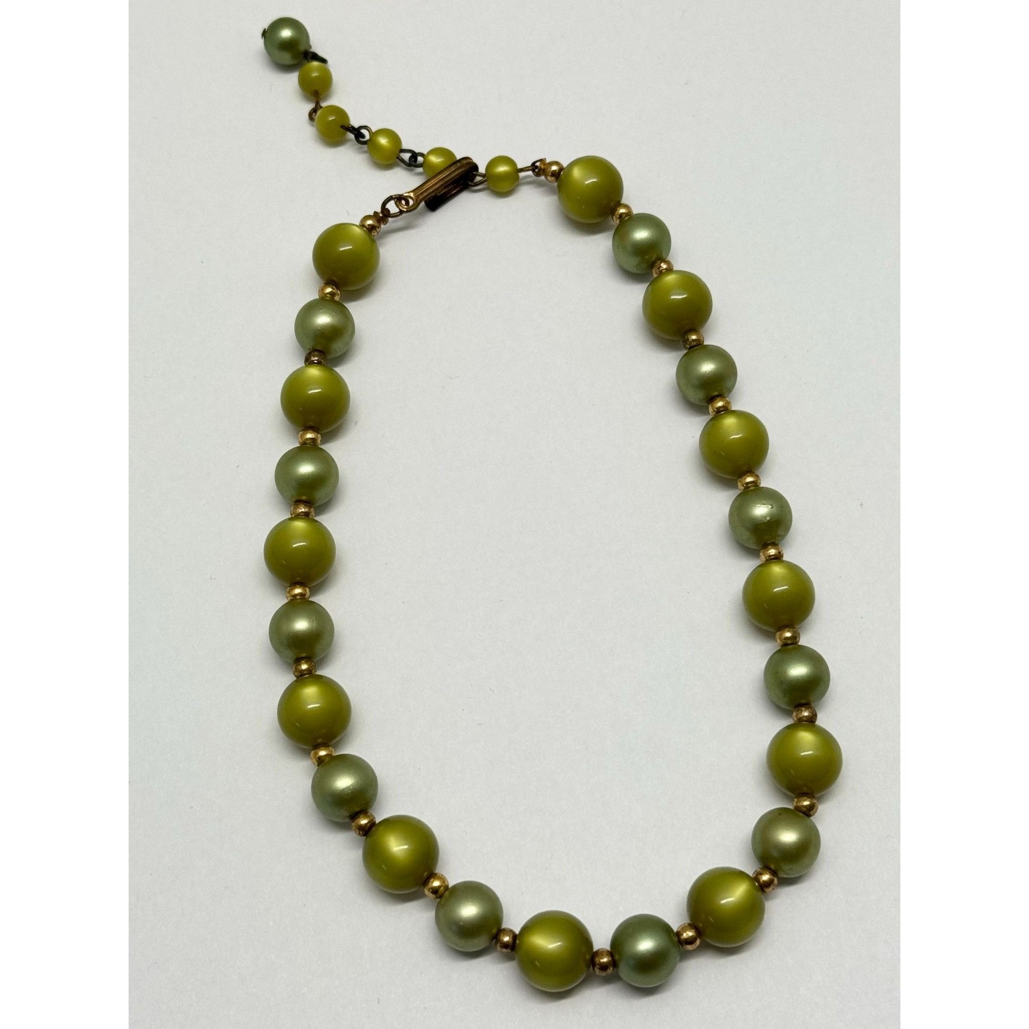 Vintage Vintage green moon glow beaded necklace Size ONE SIZE - 2 Thumbnail