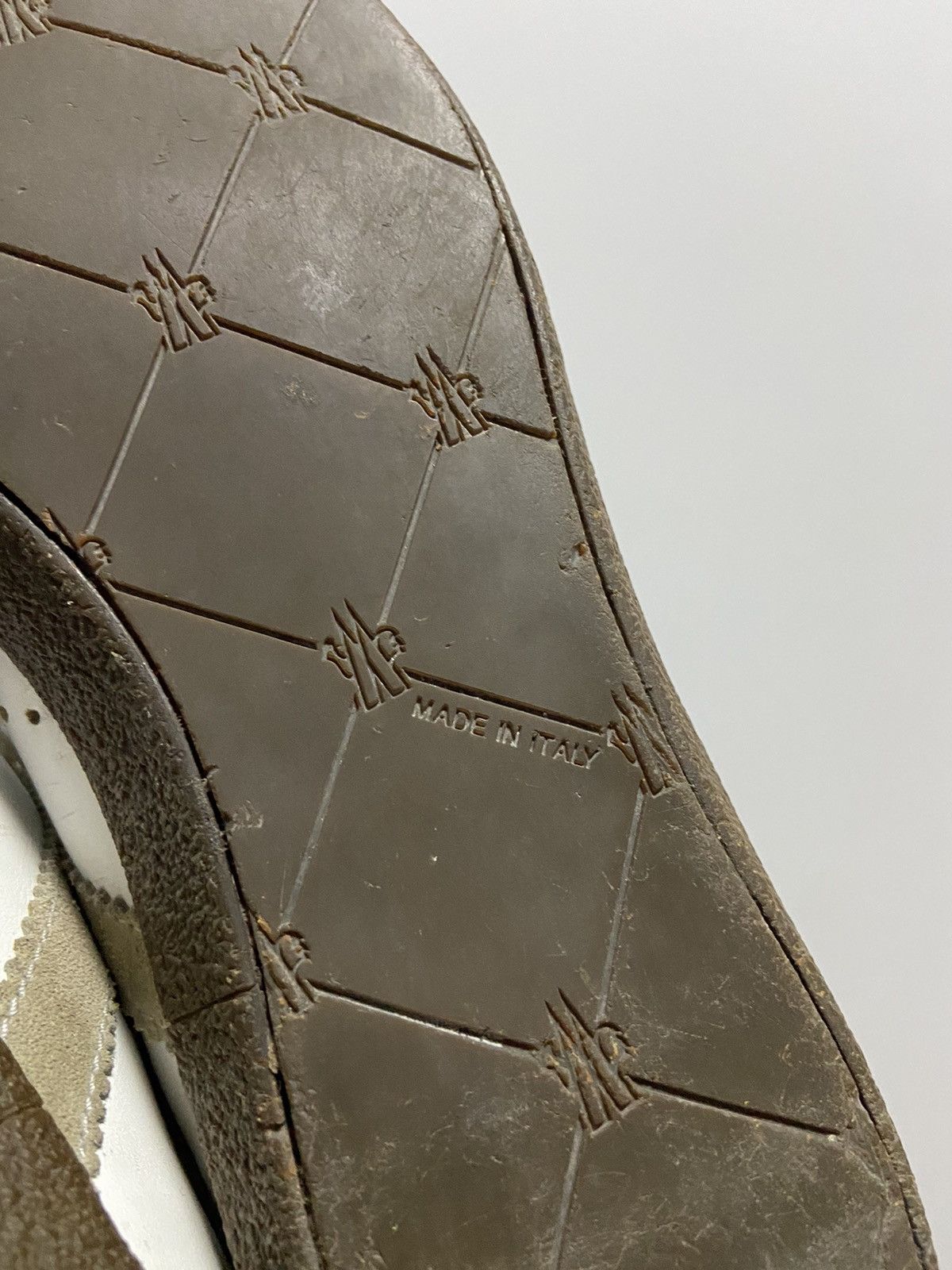 Moncler Moncler low top sneakers leather vintage luxury logo Size US 8 / EU 41 - 7 Thumbnail
