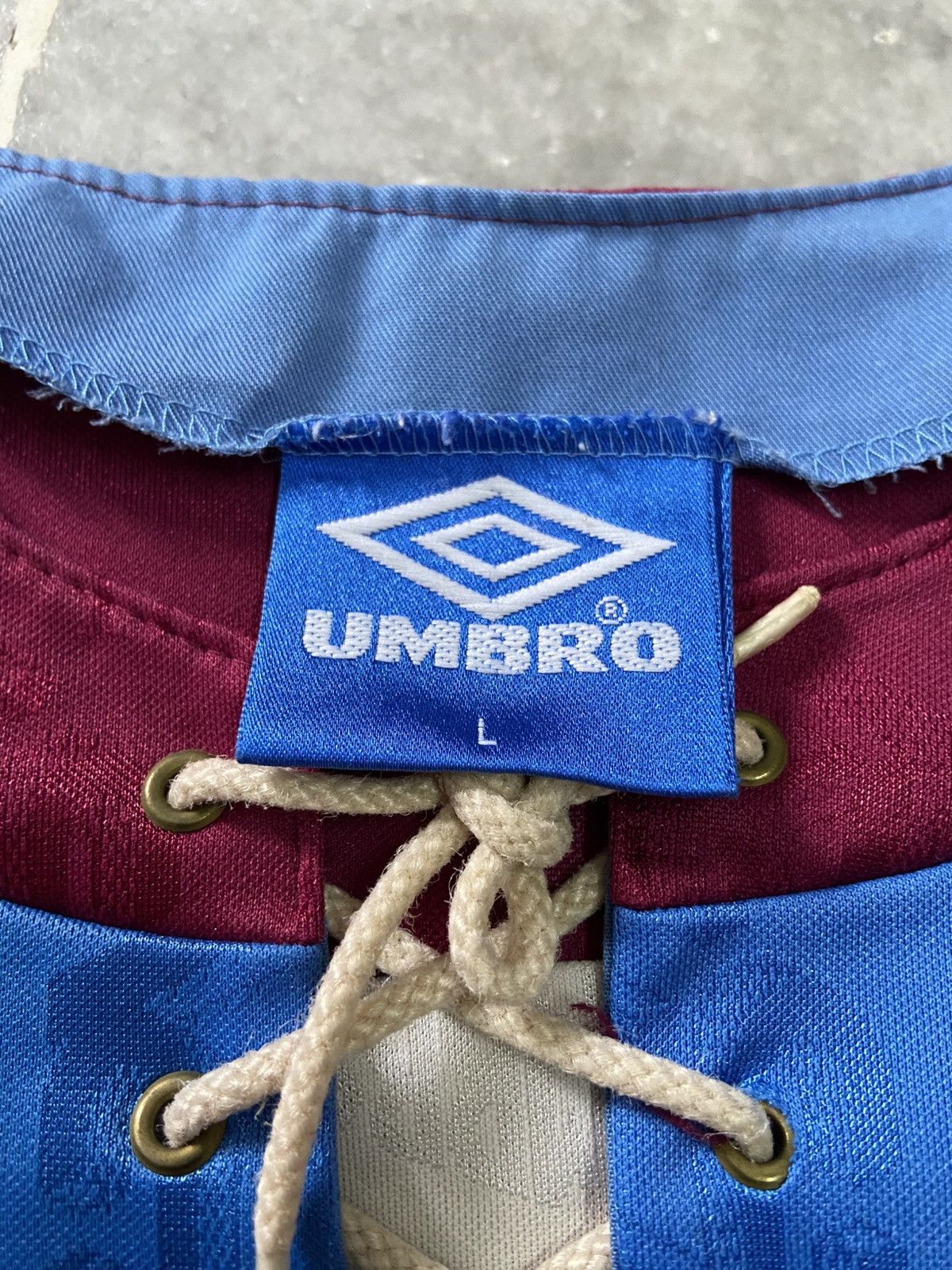 Umbro Vintage Aston Villa 1992 Home Shirt Jersey Size US M / EU 48-50 / 2 - 9 Thumbnail
