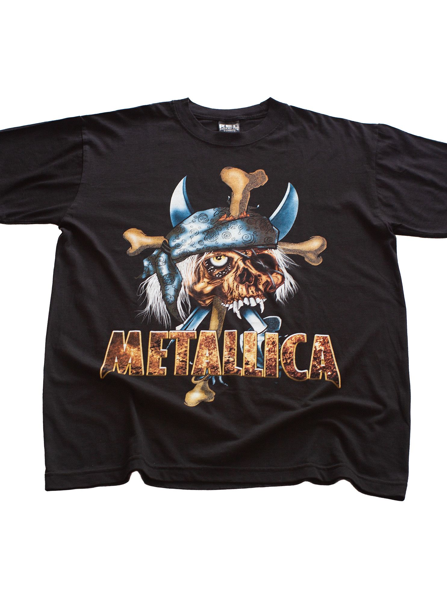 Band Tees Vintage 00s Metallica Pirate Skull Metal Band T-Shirt Size US XL / EU 56 / 4 - 1 Thumbnail