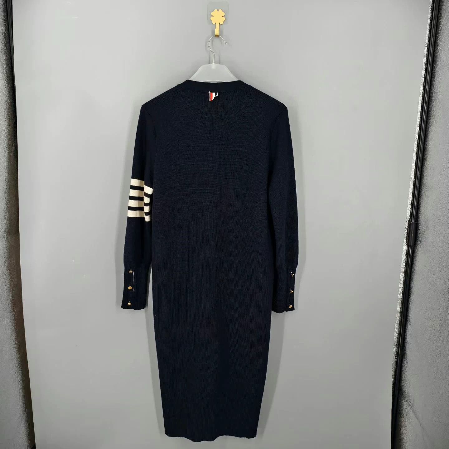 Thom Browne THOM BROWNE 4-Bar V-Neck Wool Cardigan - Size 40 Size US XXS / EU 40 - 2 Thumbnail