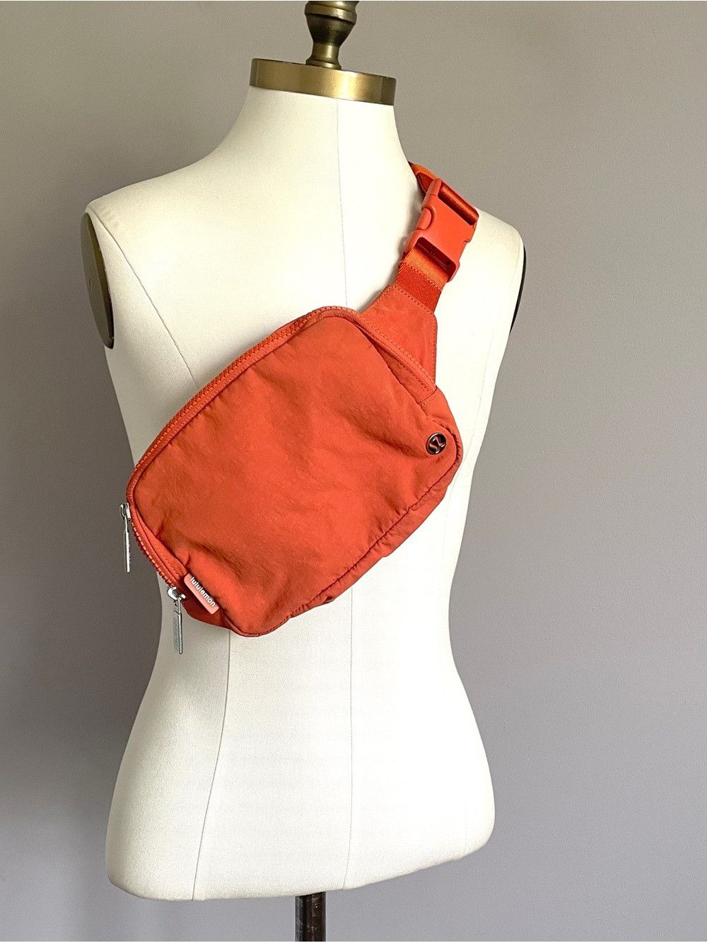 Lululemon Lululemon Everywhere Belt Bag Large - 2L in Burnt Apricot Size ONE SIZE - 7 Thumbnail