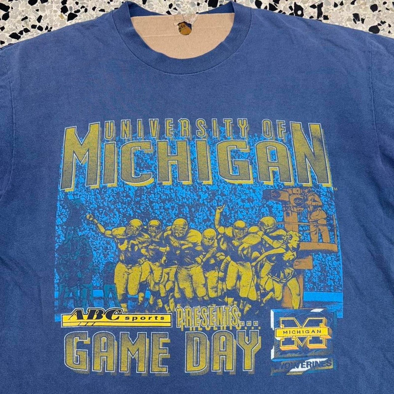 Vintage VINTAGE 90S SINGLE STITCH NUTMEG UNIVERSITY OF MICHIGAN TEE: Size US L / EU 52-54 / 3 - 2 Thumbnail