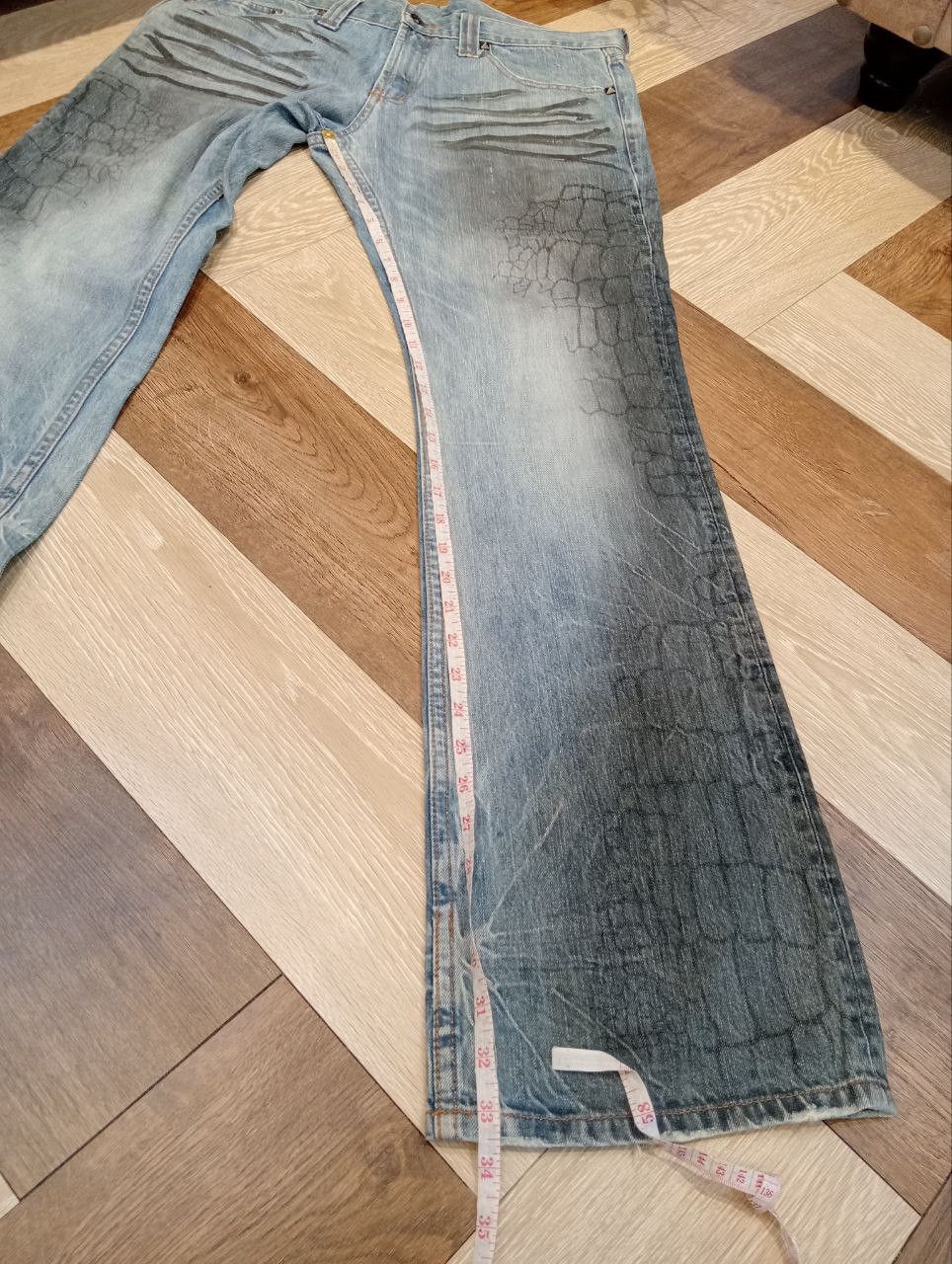 semanticdesign SEMANTIC DESIGN JAPAN BLUE WASHED SNAKE FLARED DENIM PANTS Size US 36 / EU 52 - 14 Thumbnail