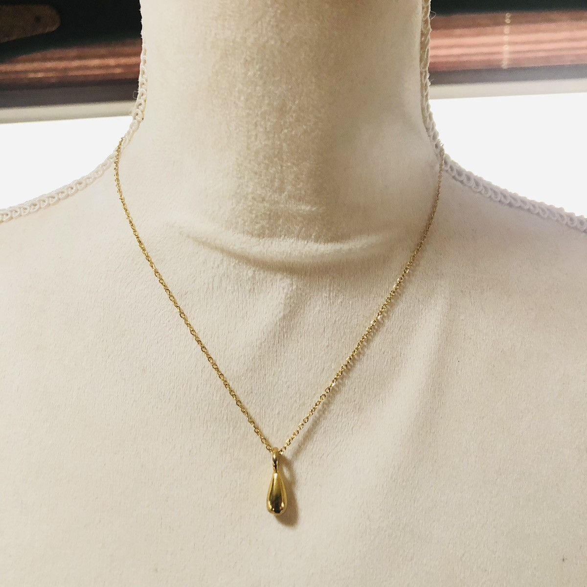 Handmade Handcrafted vintage heavy gold plated raindrop necklace Size ONE SIZE - 2 Thumbnail