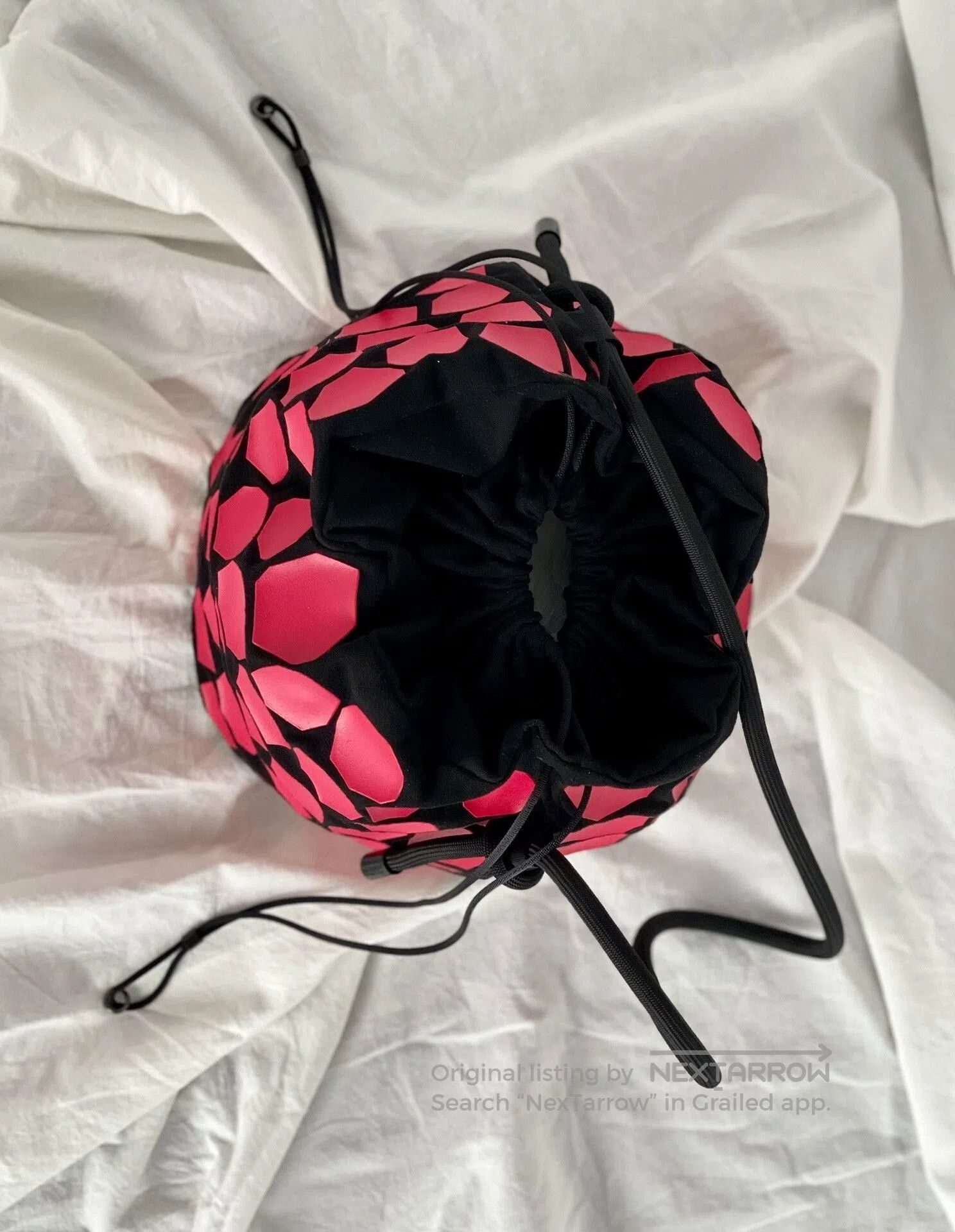 Issey Miyake Bao Bao Issey Miyake Geometric Pattern Bucket Bag. Size ONE SIZE - 3 Thumbnail