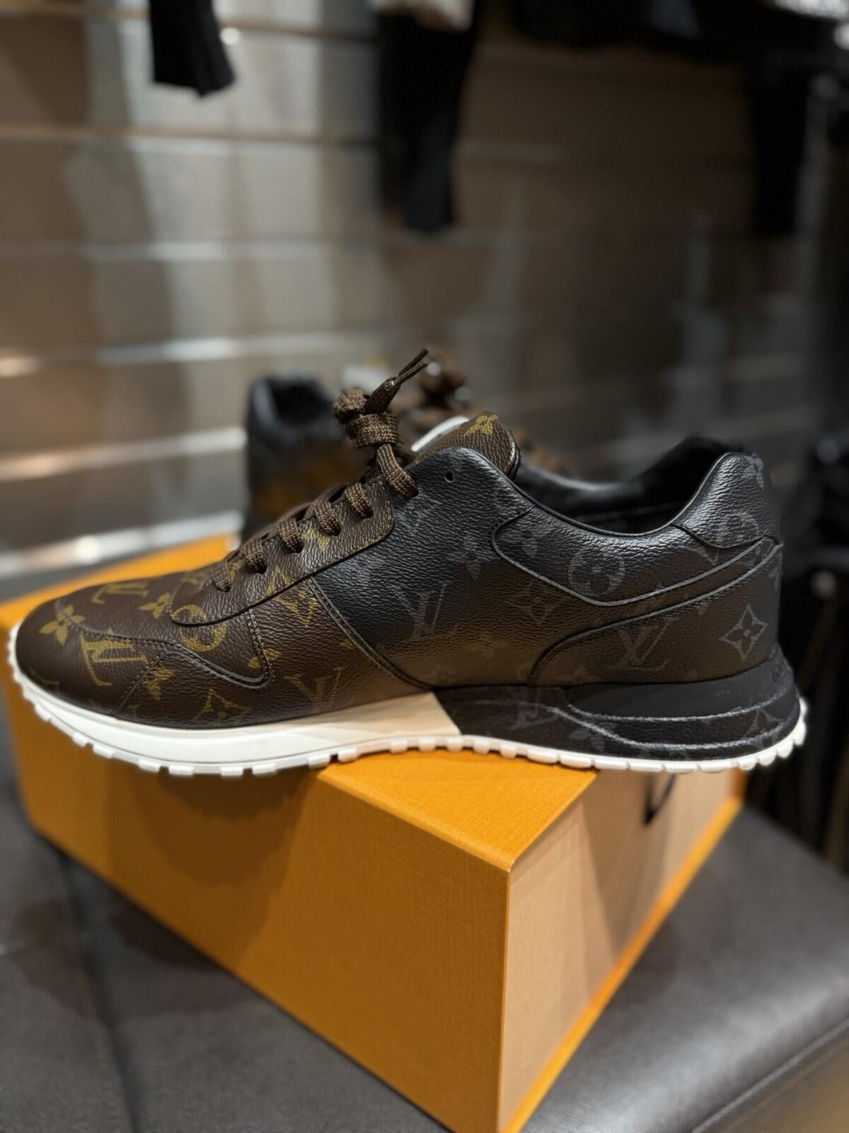 Louis Vuitton Size 10.5LV/11.5US Louis Vuitton Runaway Trainer Monogram Size US 11.5 / EU 44-45 - 11 Thumbnail