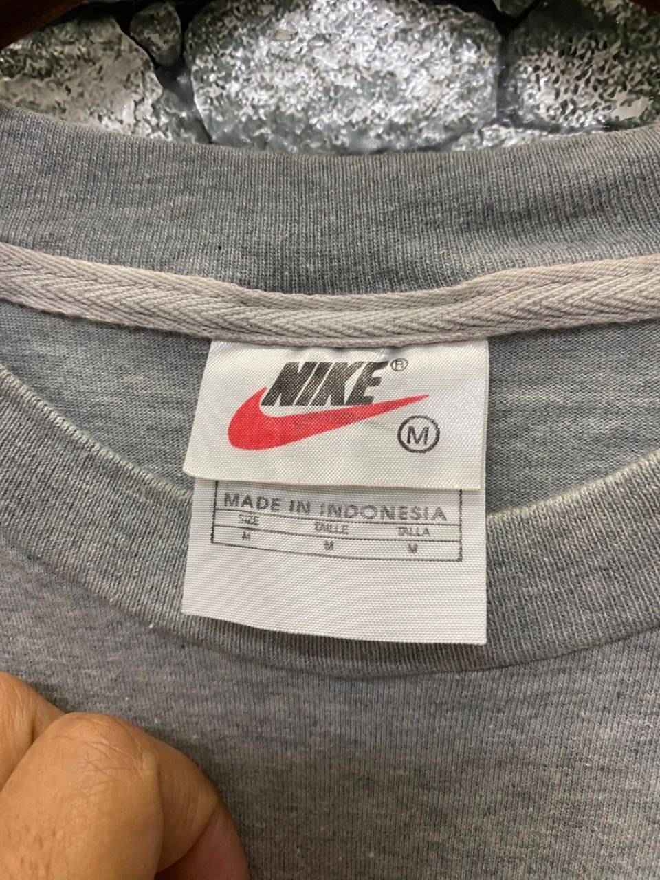 Nike Vintage 90s Nike Sportwear Tshirt Size US L / EU 52-54 / 3 - 9 Thumbnail