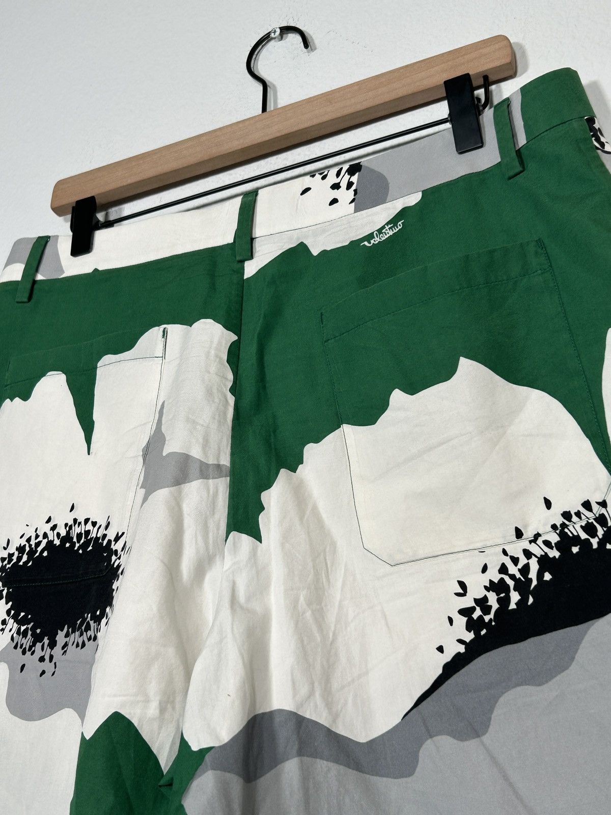 Valentino SS25 Floral Printed Shorts Size US 34 / EU 50 - 4 Thumbnail