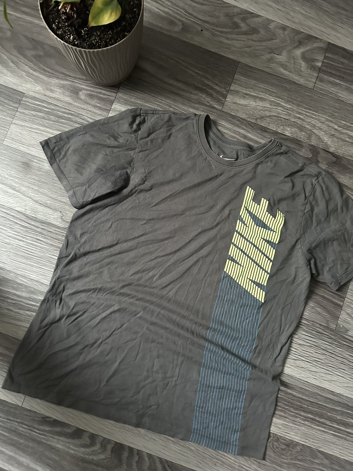 Nike Nike Vintage Big Logo Gray T shirt y2k hype size L drill Size US L / EU 52-54 / 3 - 1 Thumbnail