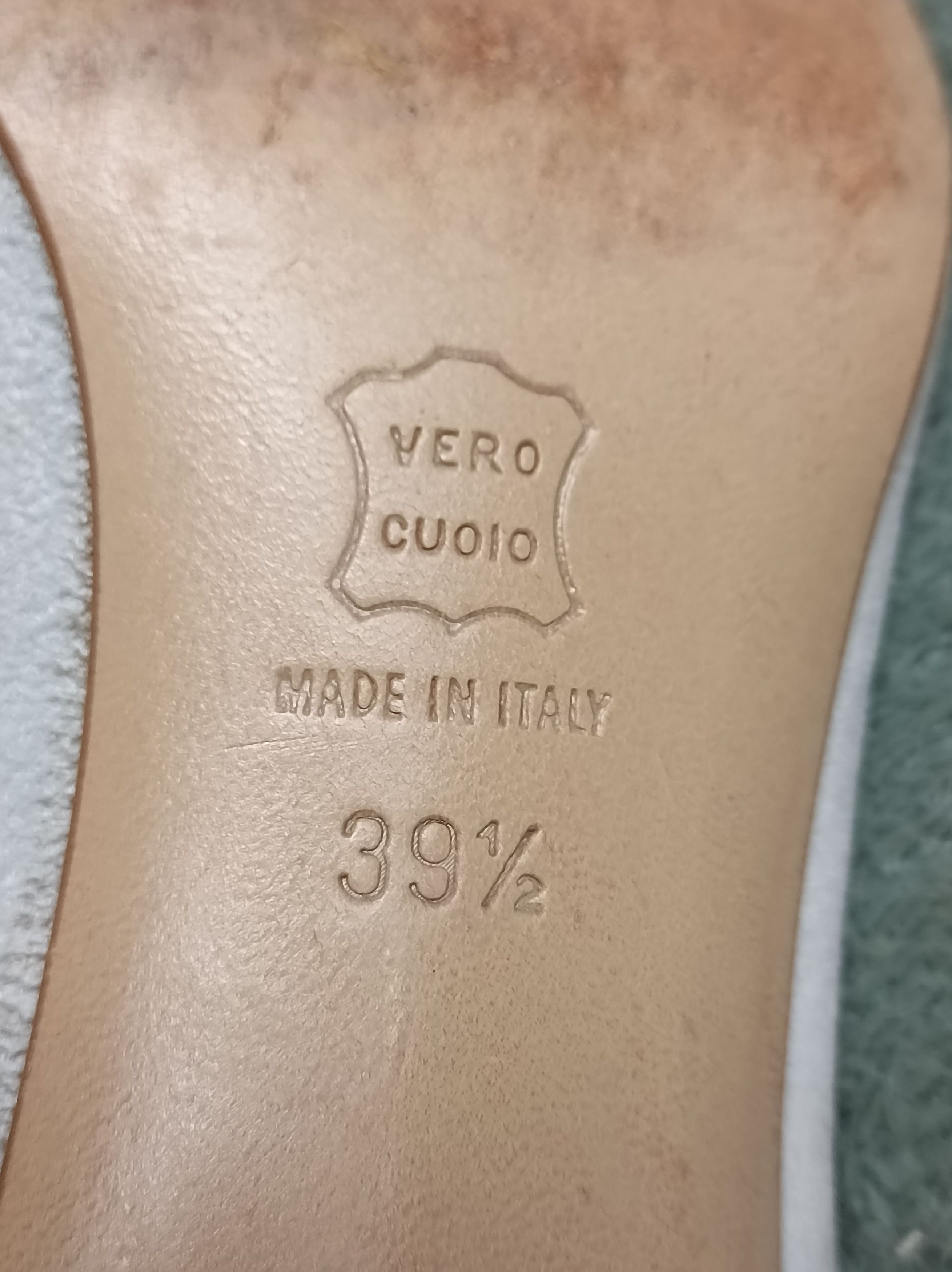 Moschino Moschino Suede Leather Grey Logo Heart Heel Pumps EU 39.5 Size US 9.5 / IT 39.5 - 14 Thumbnail