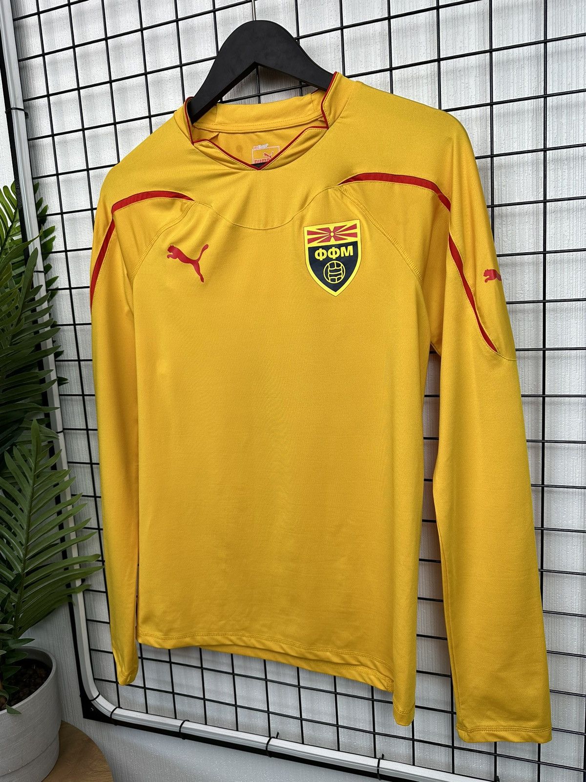 Puma × UEFA North Macedonia football jersey 2010 2013 away Men M yellow Size US M / EU 48-50 / 2 - 2 Thumbnail