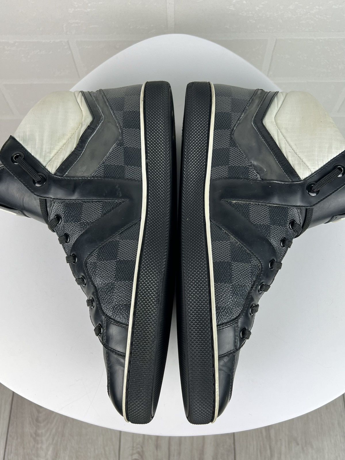 Louis Vuitton LOUIS VUITTON Sneakers Leather Shoes Damier LV Monogram Logo Size US 9 / EU 42 - 13 Thumbnail