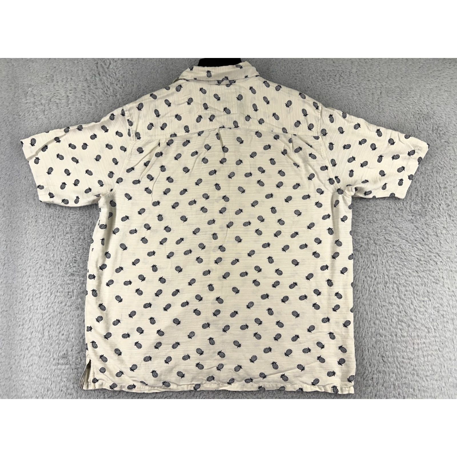 Old Navy VINTAGE Island Republic Shirt Mens XL Ivory Pineapple All Over Print Button Up Size US XL / EU 56 / 4 - 2 Thumbnail