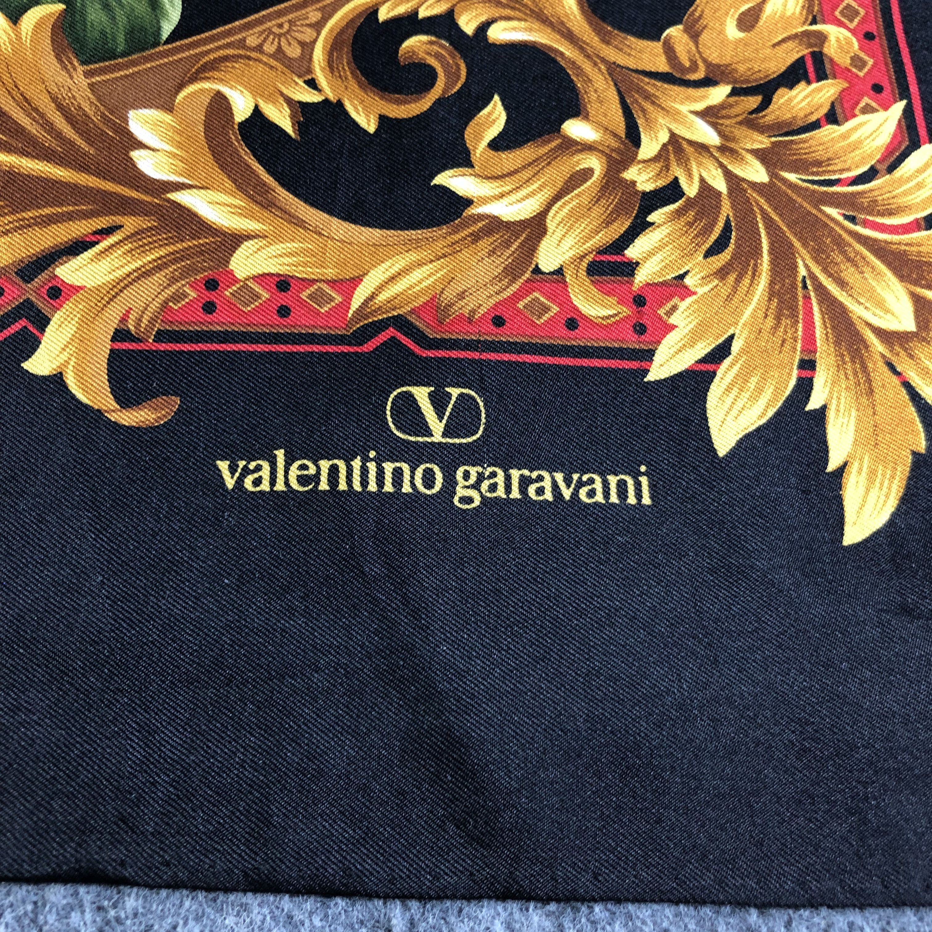 Japanese Brand Luxury Valentino Garavani Baroque Floral Silk Scarf M643 Size ONE SIZE - 3 Thumbnail