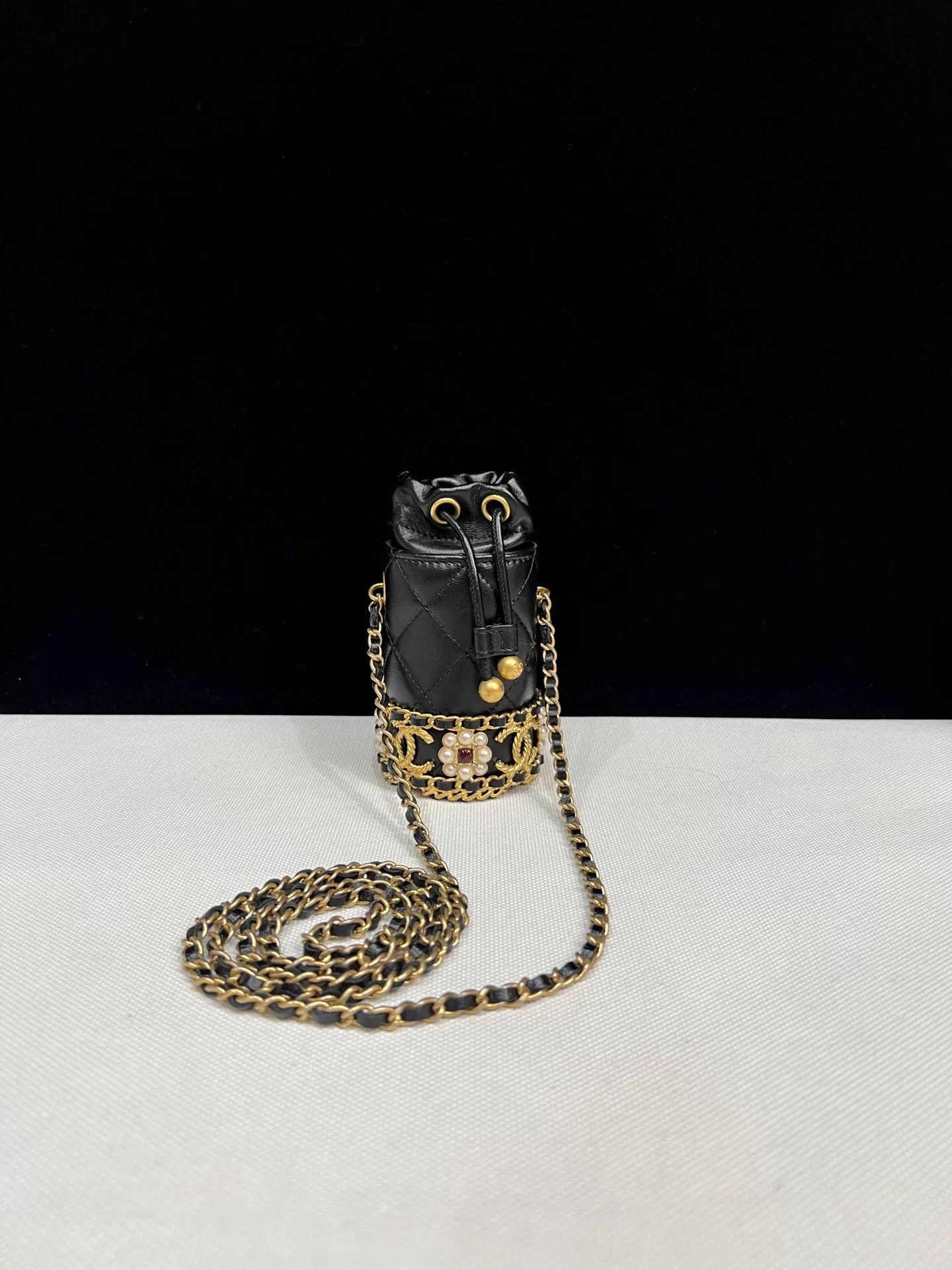 Chanel Pre-loved Bag Very good condition Size ONE SIZE - 1 Thumbnail