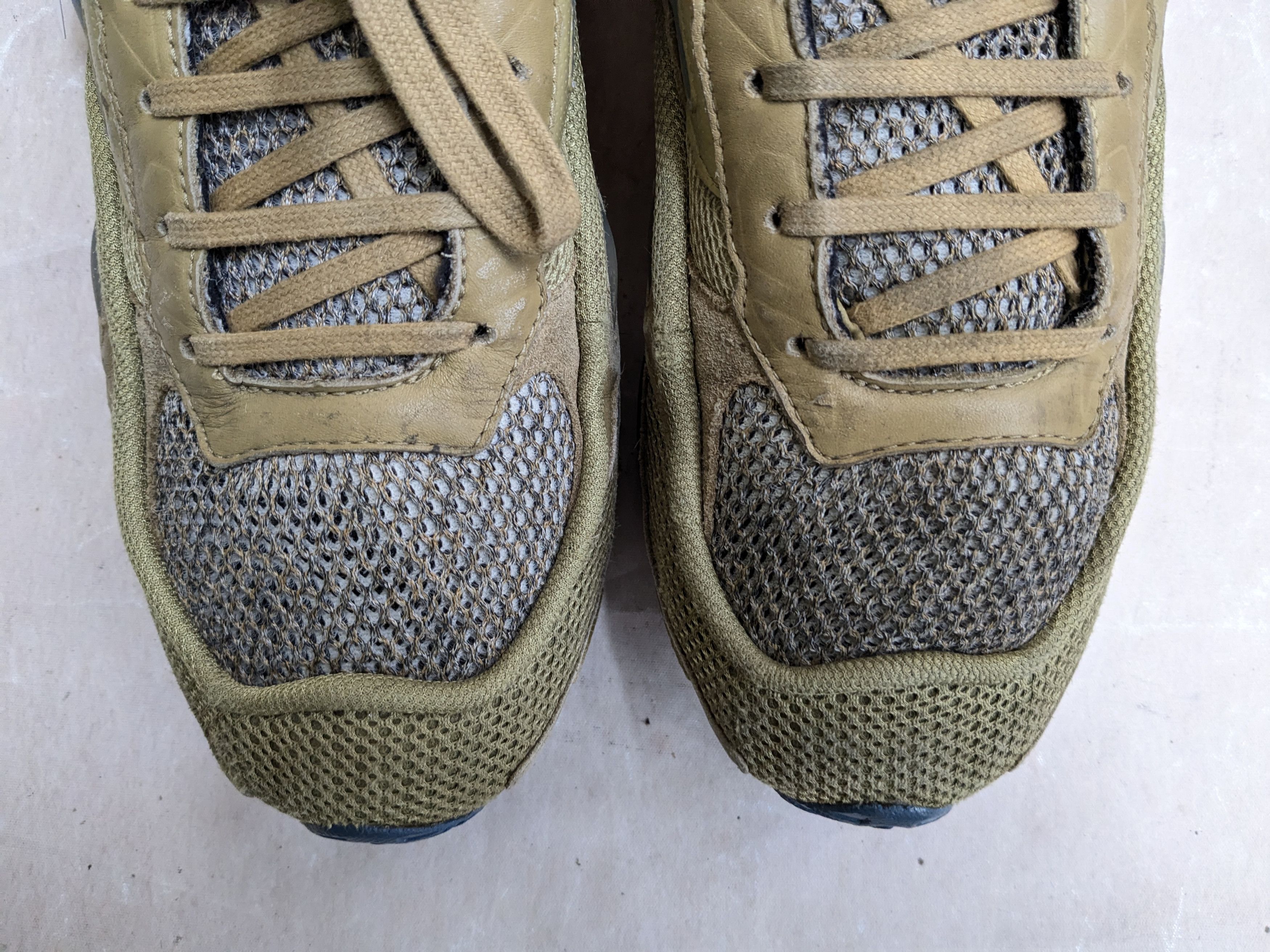 Adidas × Raf Simons Adidas Raf Simons Ozweego 2 Gold 11 Sneakers Size US 11 / EU 44 - 4 Thumbnail