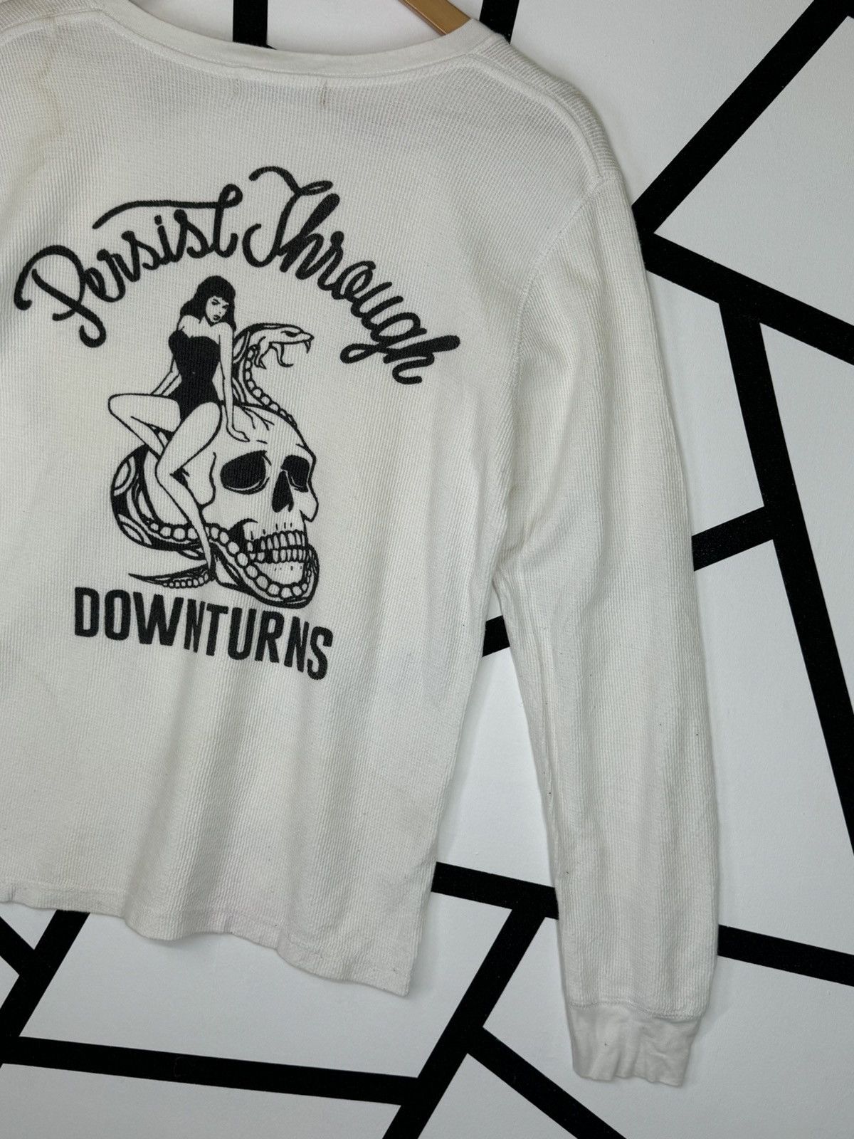 If Six Was Nine PERSIST THROUGH DOWNTURNS SEXY GIRL AND SKULL LONG SLEEVES Size US S / EU 44-46 / 1 - 5 Thumbnail