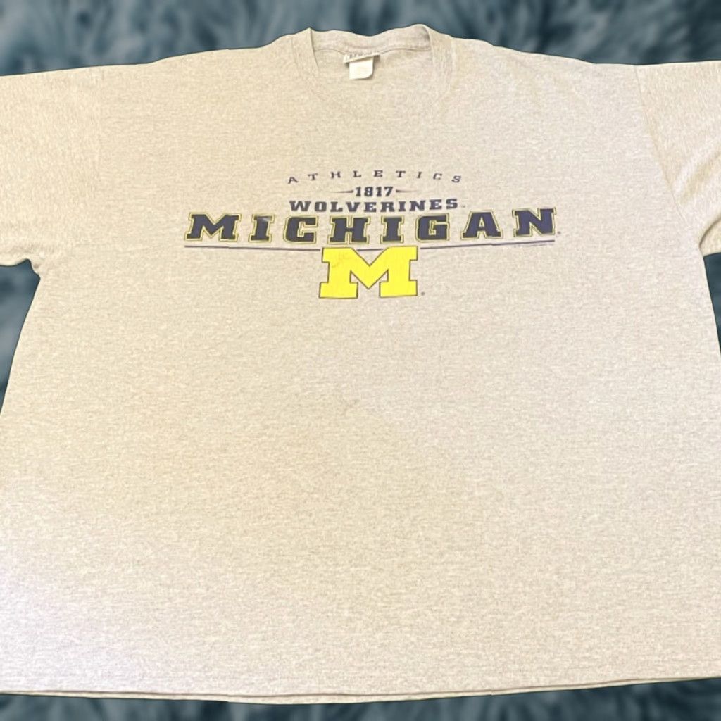 Spell VINTAGE Michigan Wolverines Spell Out Logo VTG Shirt Mens XXL Gray 90s College Sports Logo Mens Size US XXL / EU 58 / 5 - 1 Thumbnail