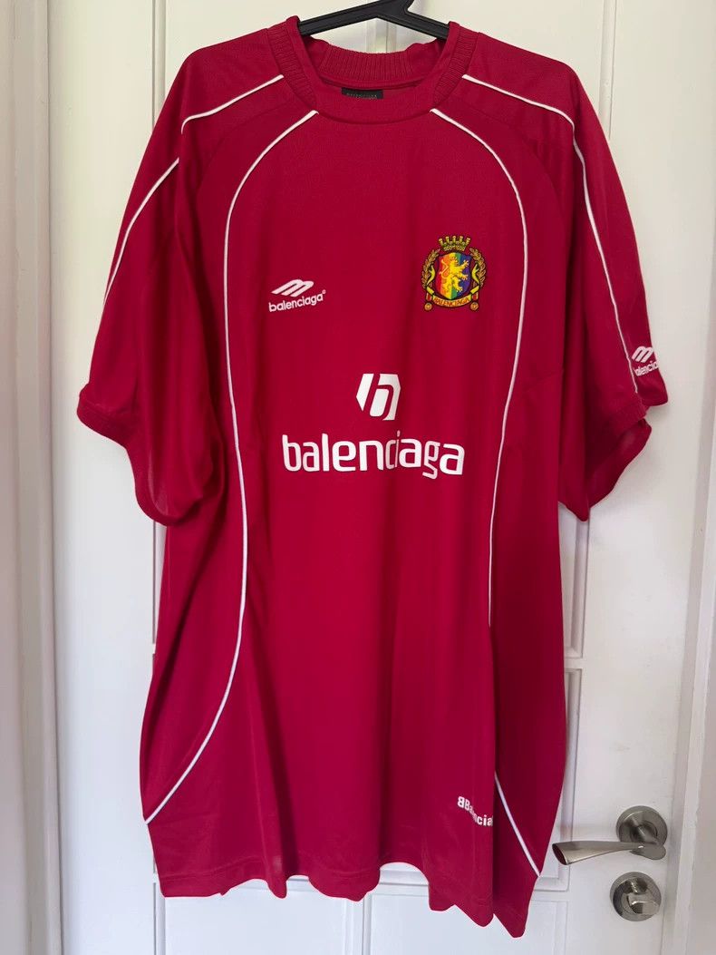Balenciaga Balenciaga size 4 Red Football Shirt Size US L / EU 52-54 / 3 - 1 Thumbnail