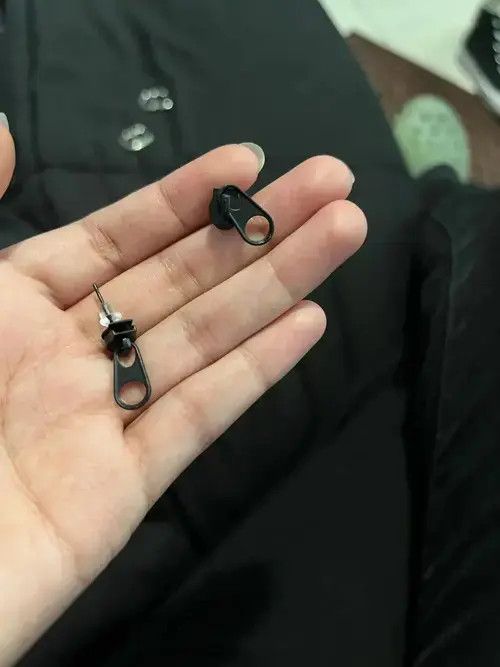 Vintage Punk Metal Zipper Shape Studs Earring (1pairs） Size ONE SIZE - 4 Thumbnail
