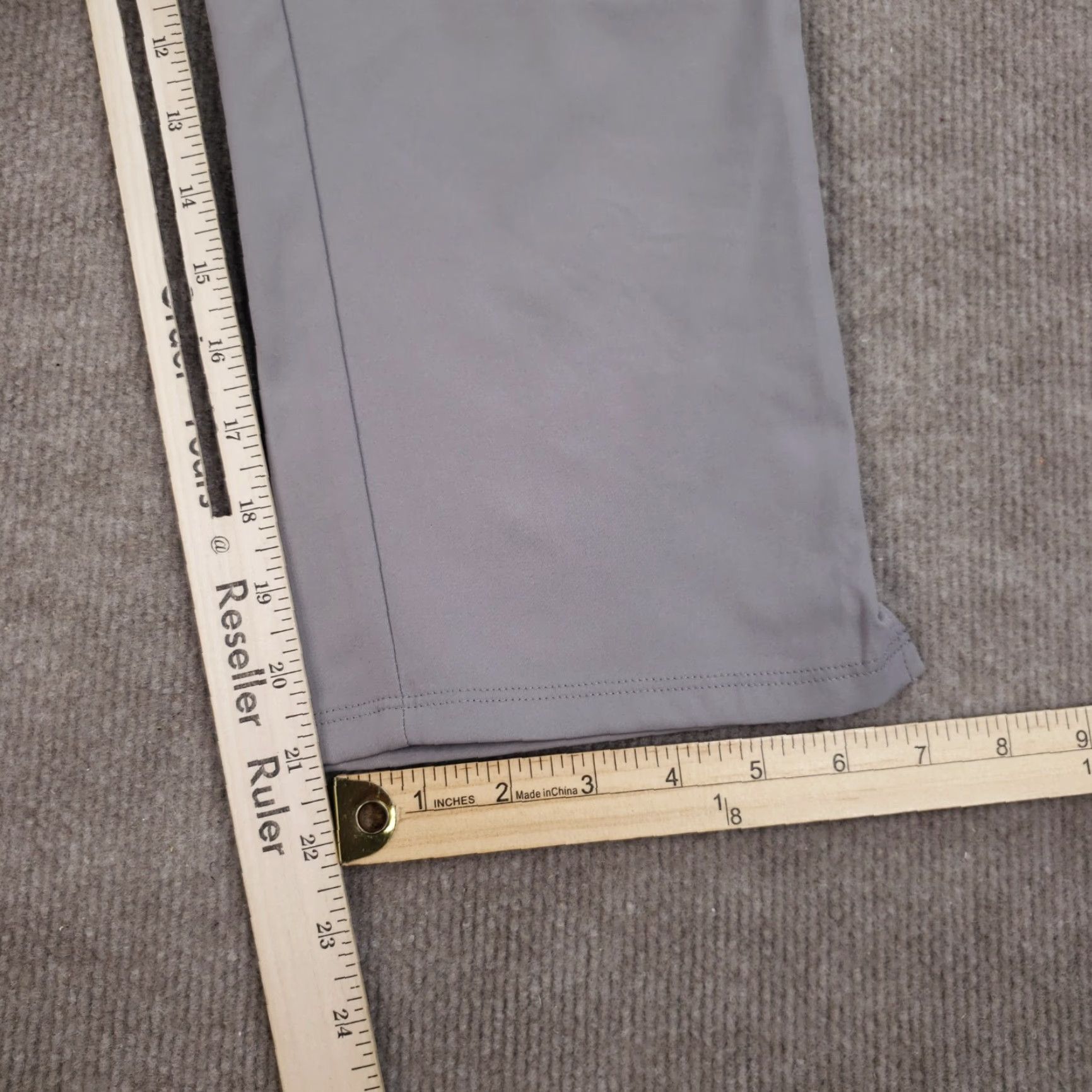 Adidas Adidas Women's Gray Capri Pants Size 2 (29x21) Mid Rise Straight Leg Cotton Blend Size 26" / US 2 / IT 38 - 3 Thumbnail