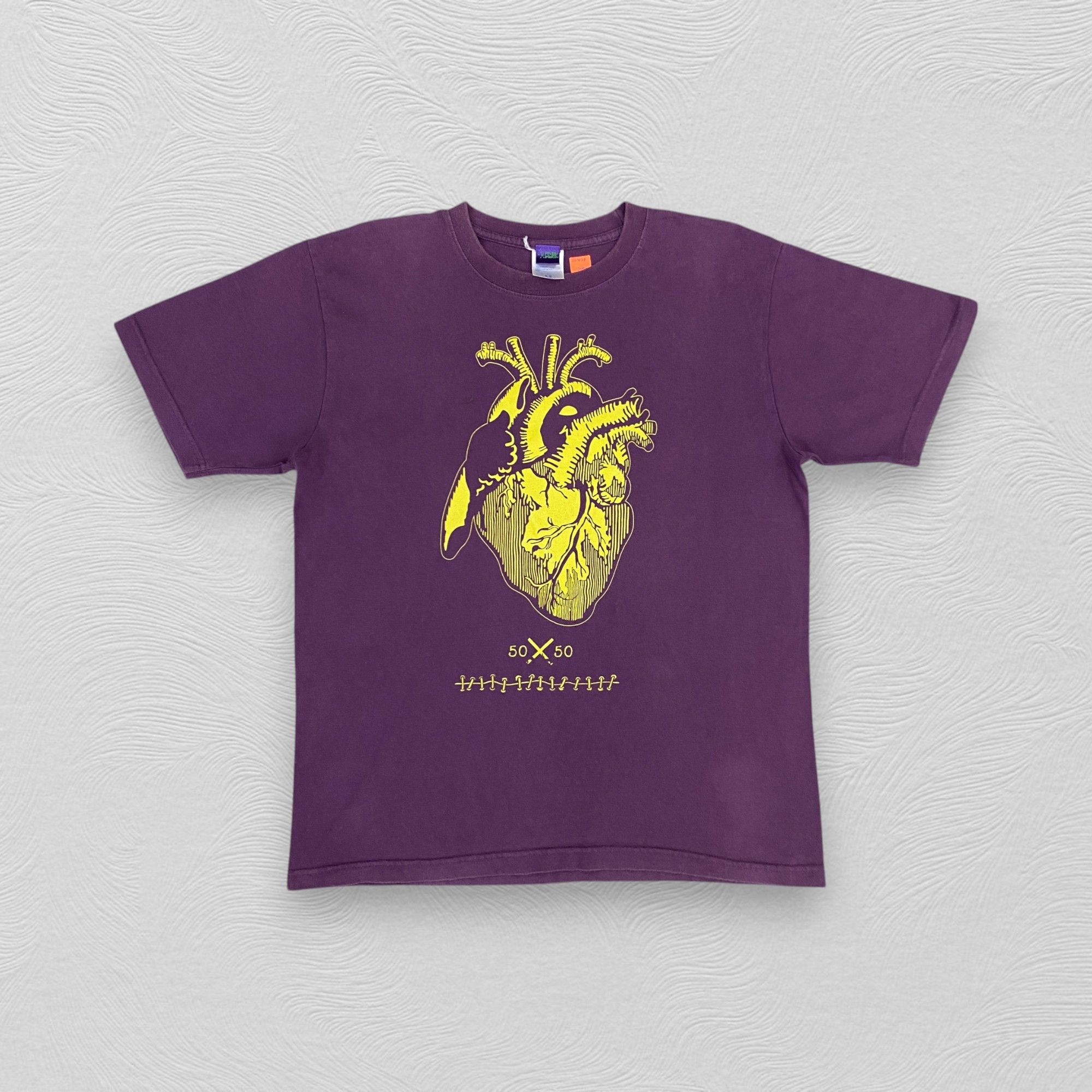 Japanese Brand Vintage Anatomical Heart HALf'n Half Tshirt - J096 Size US L / EU 52-54 / 3 - 1 Thumbnail
