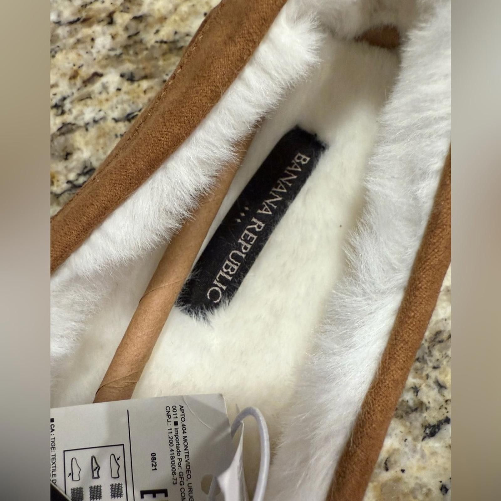 Other Banana Republic Factory tan faux leather fur slipper XL Size US 7.5 / IT 37.5 - 6 Thumbnail