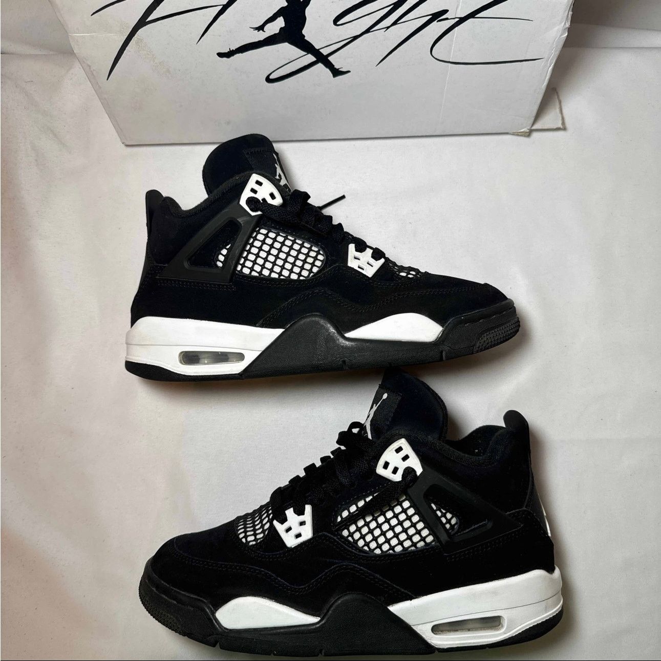 Jordan Brand × Nike Size 6 Nike Air Jordan 4 Retro GS White Thunder men's Shoes Size US 6 / EU 39 - 2 Thumbnail