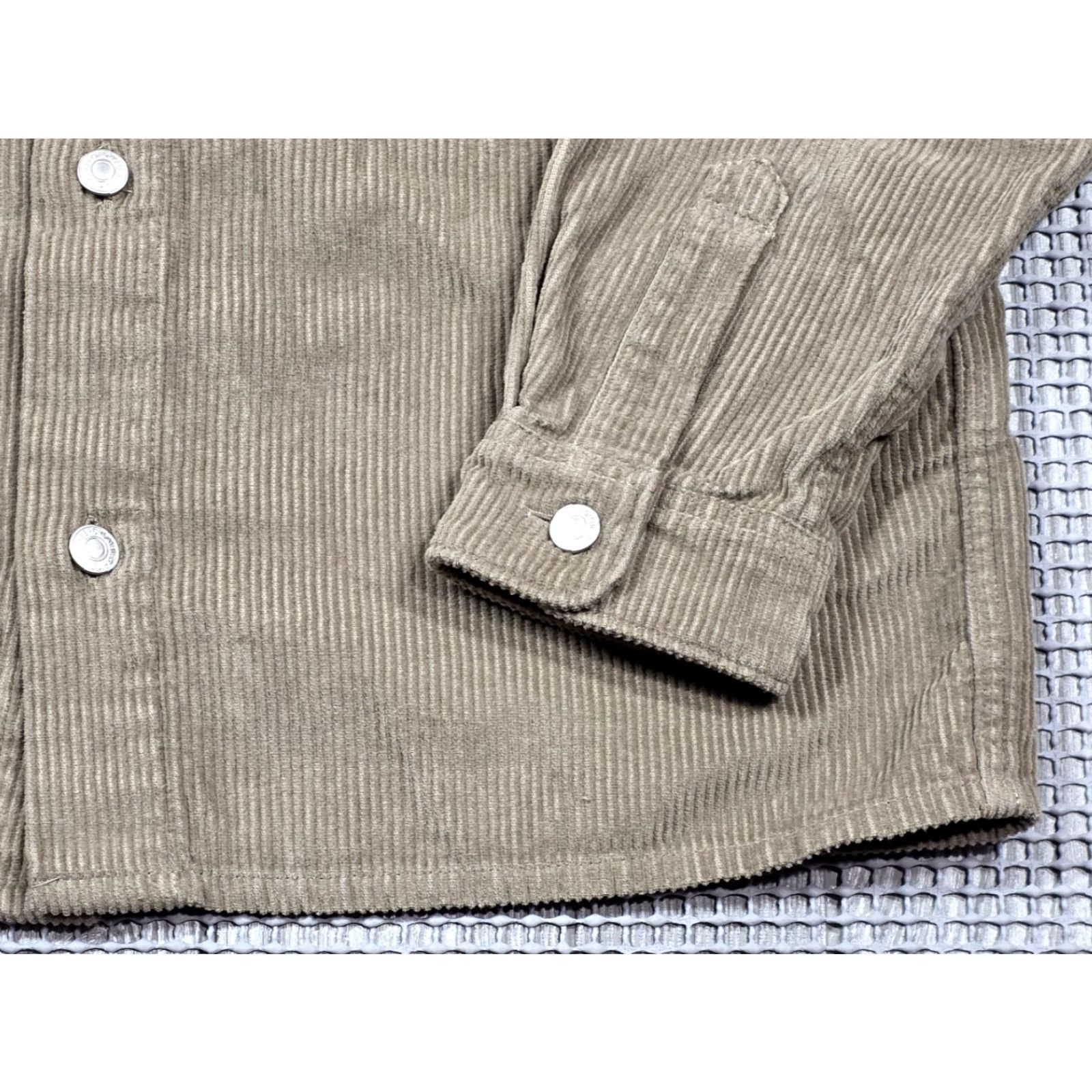 Abercrombie & Fitch Abercrombie & Fitch Jacket Men Corduroy Shacket Brown Work Shirt Gorpcore Shacket Corduroy Shirt Brown Abercrombie & Fitch Men Jacket Size S Size US S / EU 44-46 / 1 - 4 Thumbnail