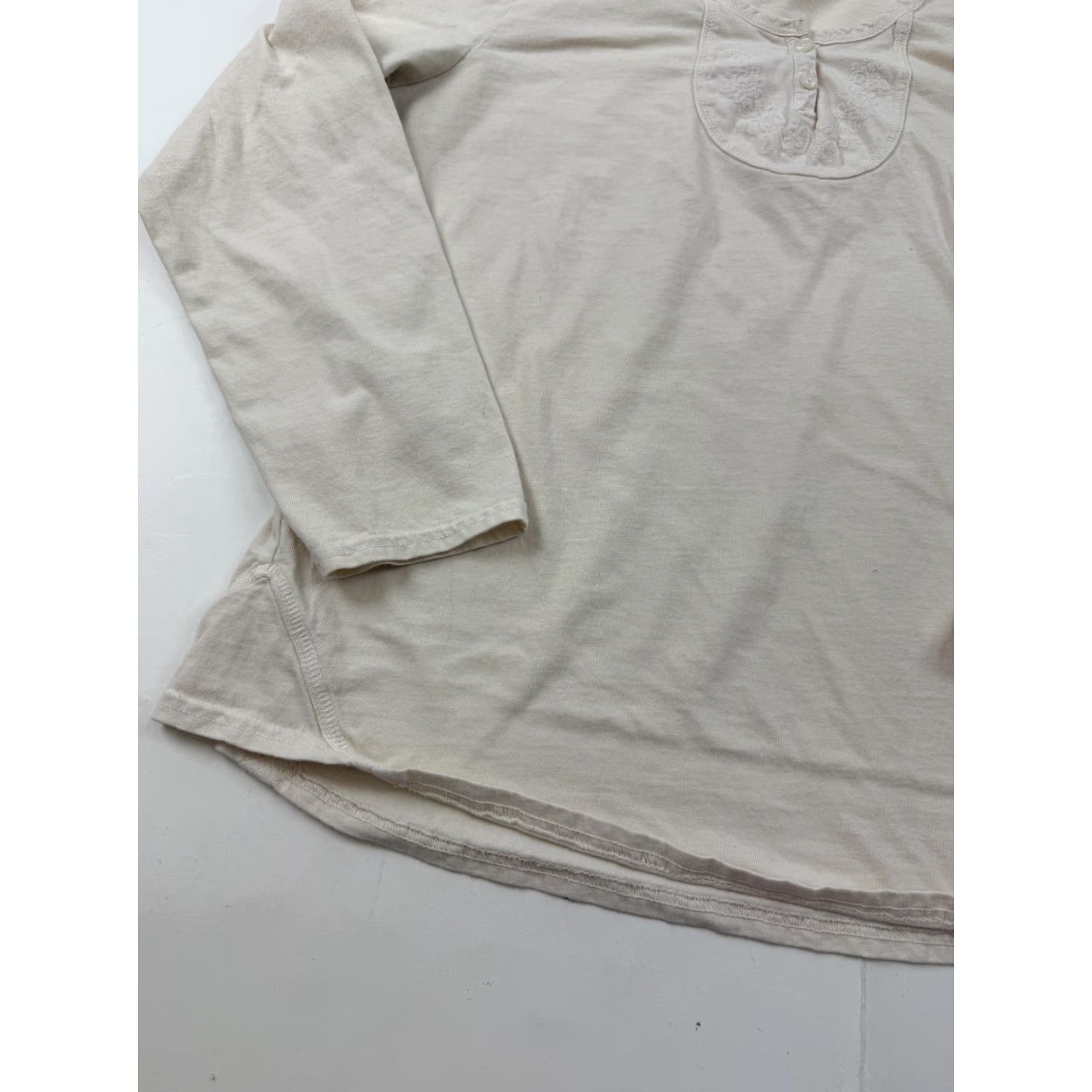 Vintage Woolrich Shirt Womens M White Henley Long Sleeve Embroidered Knit Top Size M / US 6-8 / IT 42-44 - 3 Thumbnail