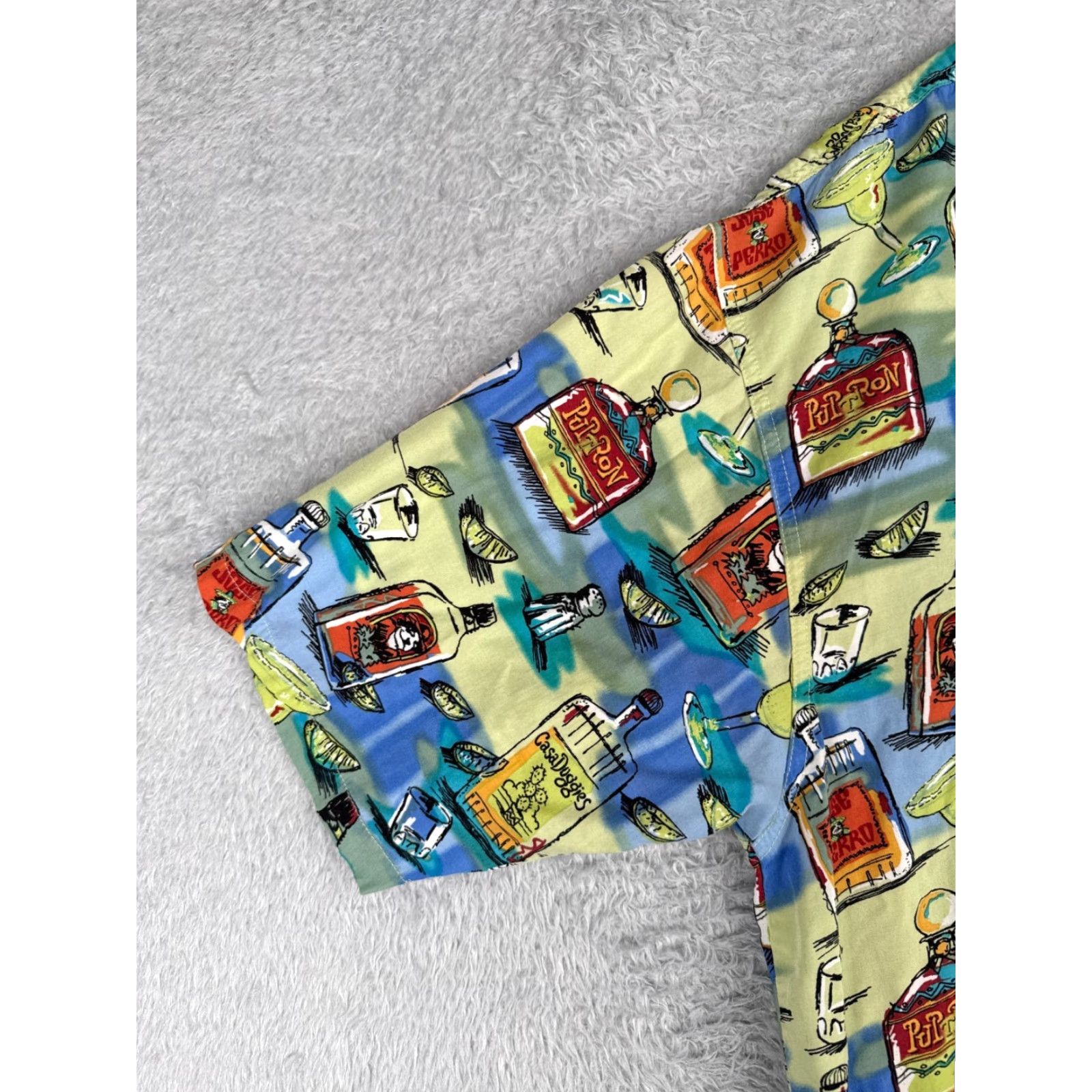 Big Dogs Shirt Adult 2XL XXL 100% Rayon Blue Green Fruits Cocktails Hawaiian