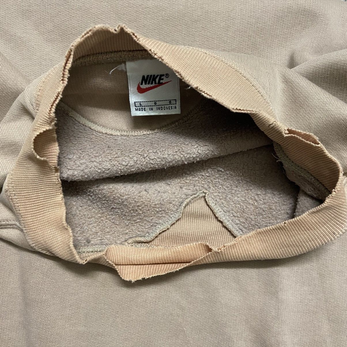 Nike × Vintage Vintage 90s Thrashed Nike Swoosh Crewneck Size US L / EU 52-54 / 3 - 5 Thumbnail