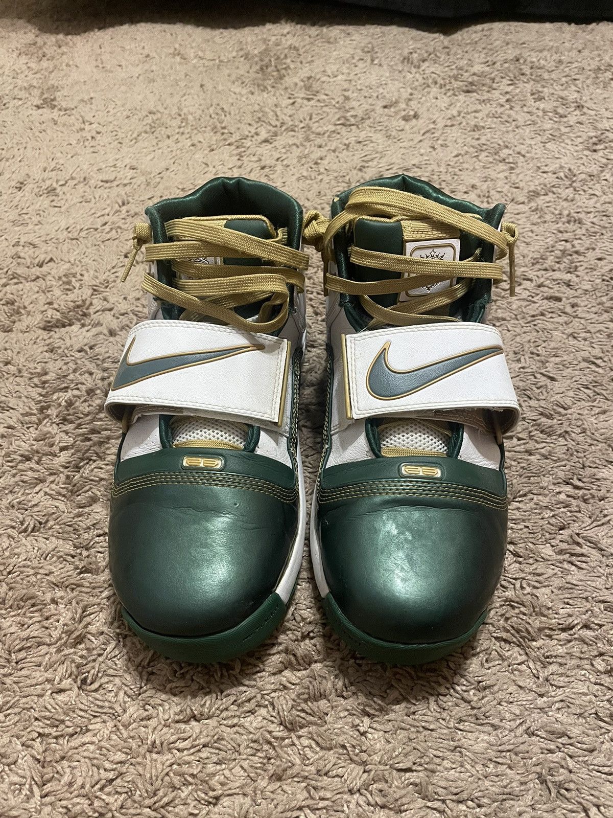 image of Nike Lebron Zoom Soldier 1 Svsm Size 10.5 Shoes in Green, Men's