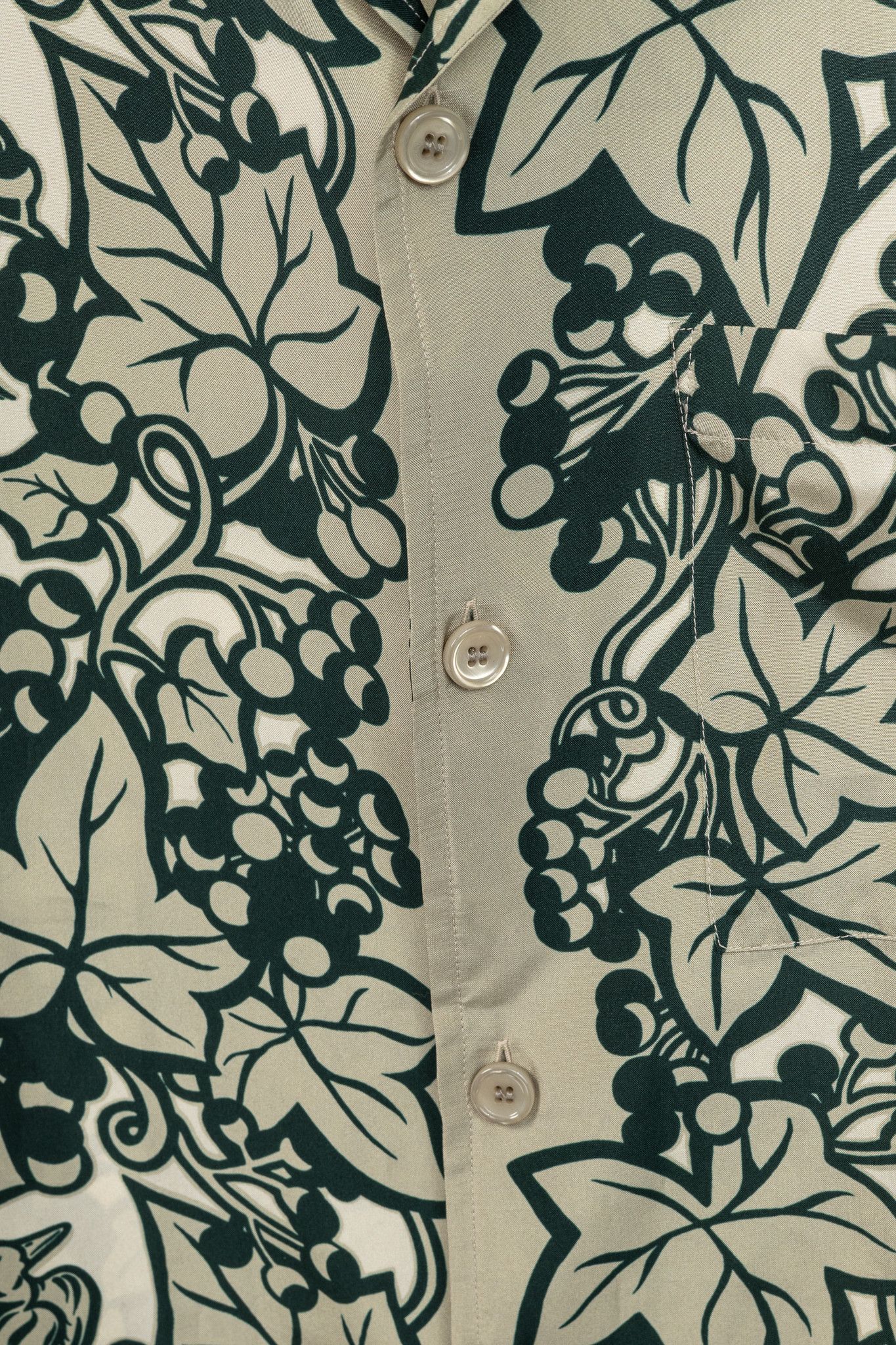 Burberry Burberry Safari Silk Ivy-Print Buttoned Shirt Size S / US 4 / IT 40 - 8 Thumbnail