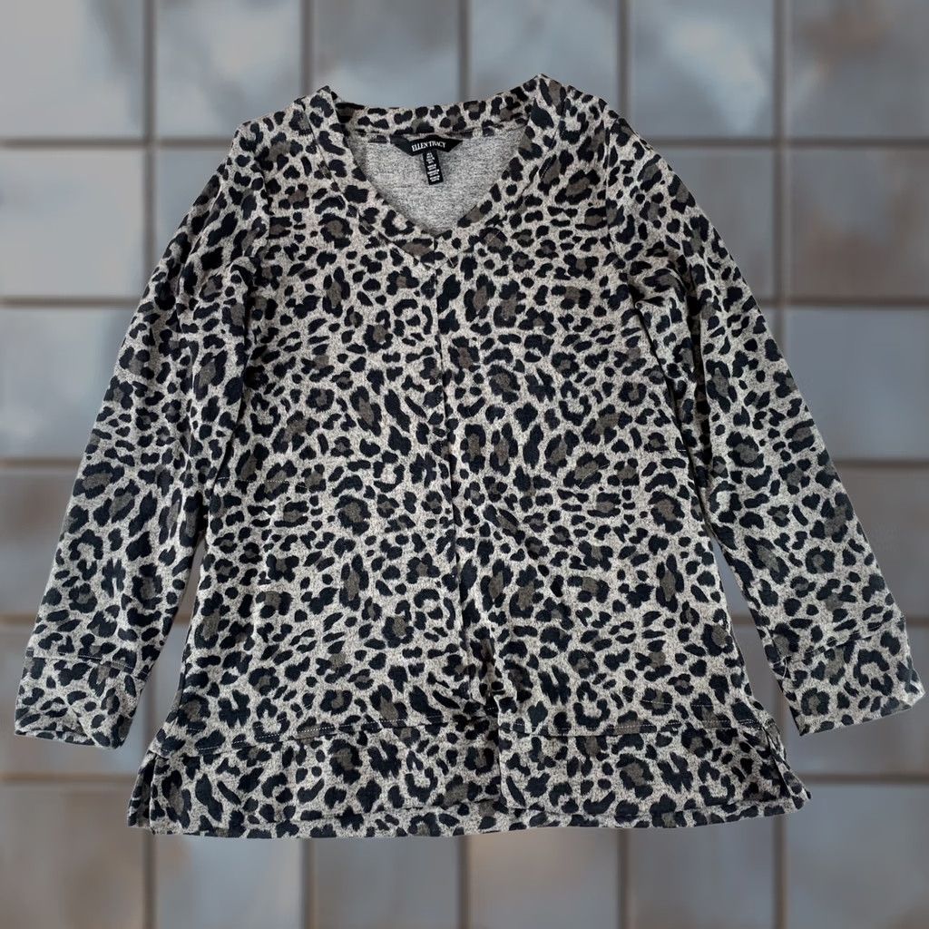 Ellen Tracy ELLEN TRACY Sweater WOMENS LARGE Gray CHEETAH PRINT V-NECK Long Sleeve POLY Size L / US 10 / IT 46 - 1 Thumbnail