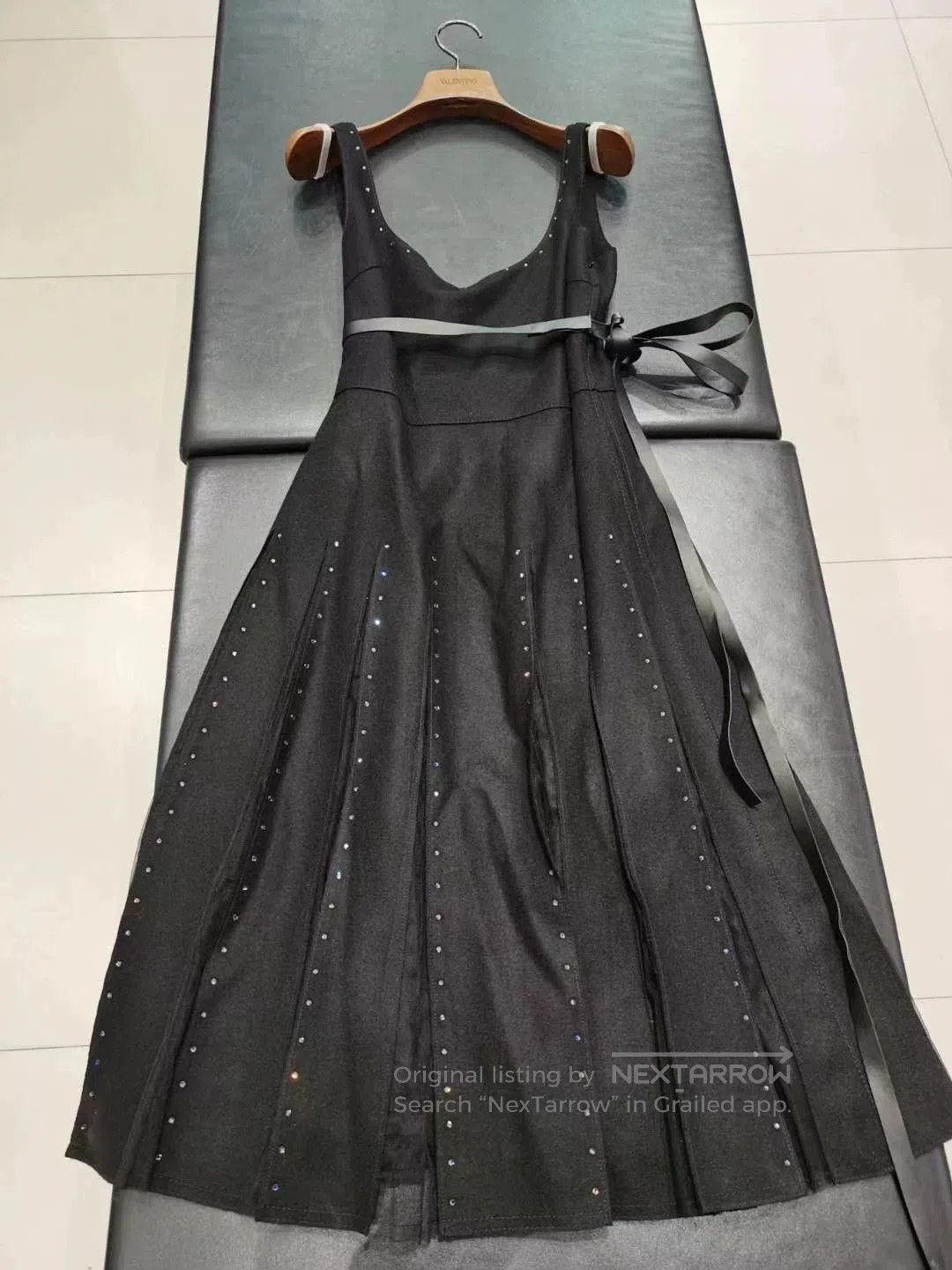 Valentino Valentino Crystal Embellished Dress. Size US M / EU 48-50 / 2 - 2 Thumbnail