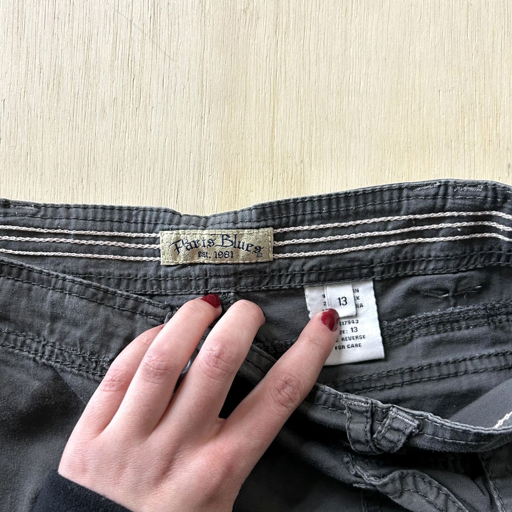 Vintage Paris Blues Shorts Womens 13 Gray Twill Cargo Pockets Casual Summer Size 34" / US 12 / IT 48 - 2 Thumbnail