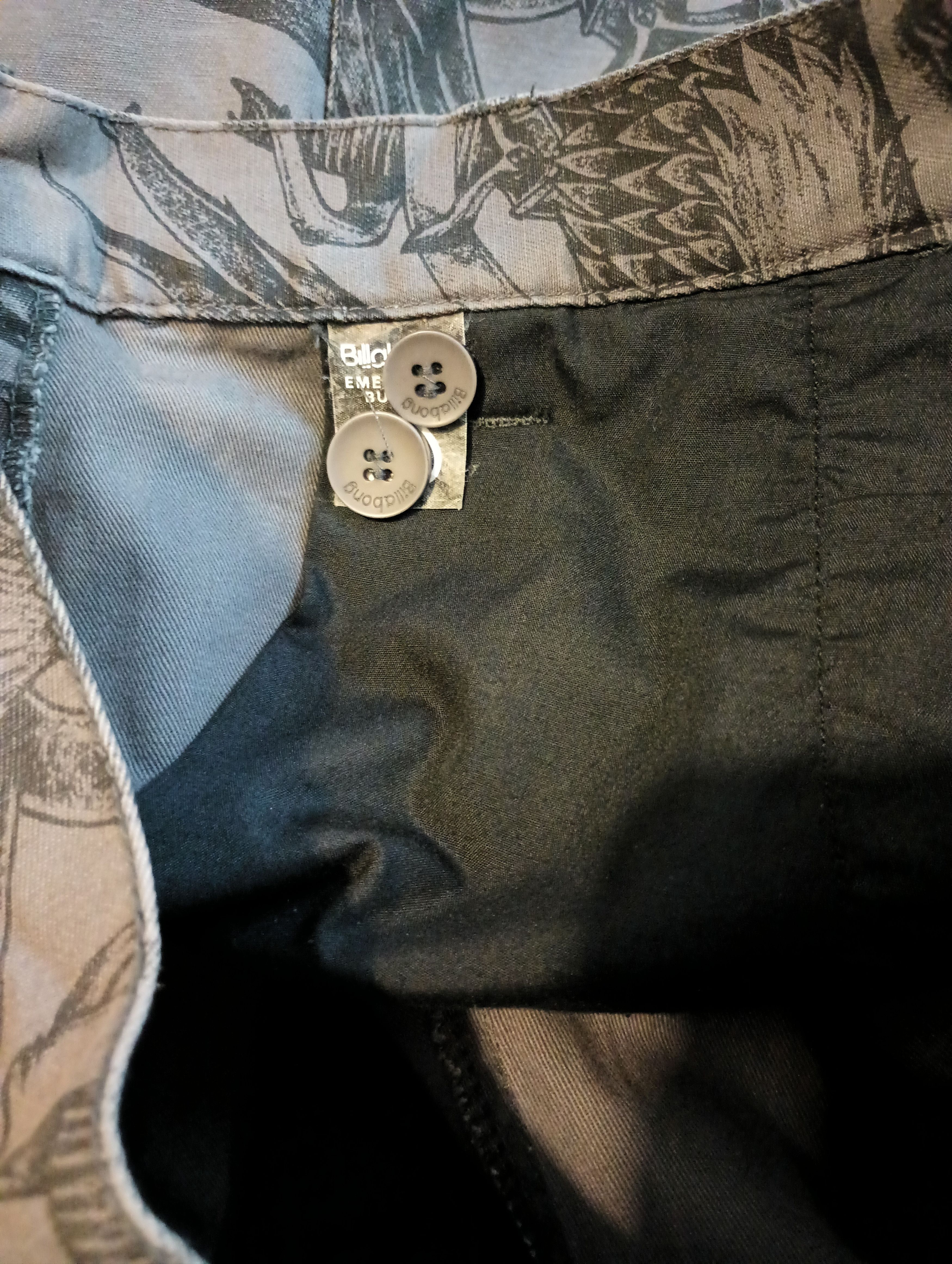Billabong × Designer Billabong dagger tattoo cargo shorts Size US 32 / EU 48 - 17 Thumbnail