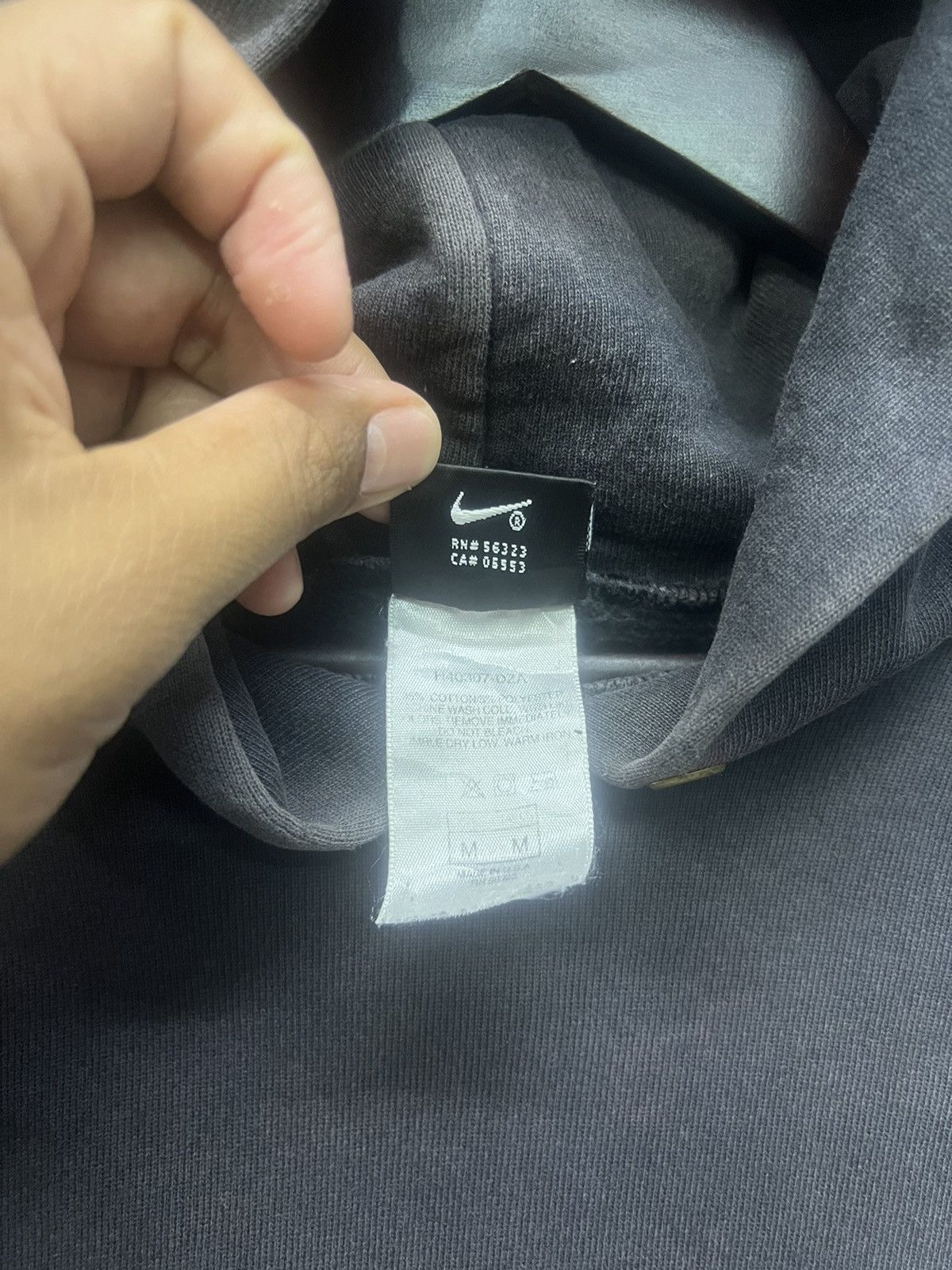 Nike Vintage Nike Hoodies Distress Size US M / EU 48-50 / 2 - 7 Thumbnail